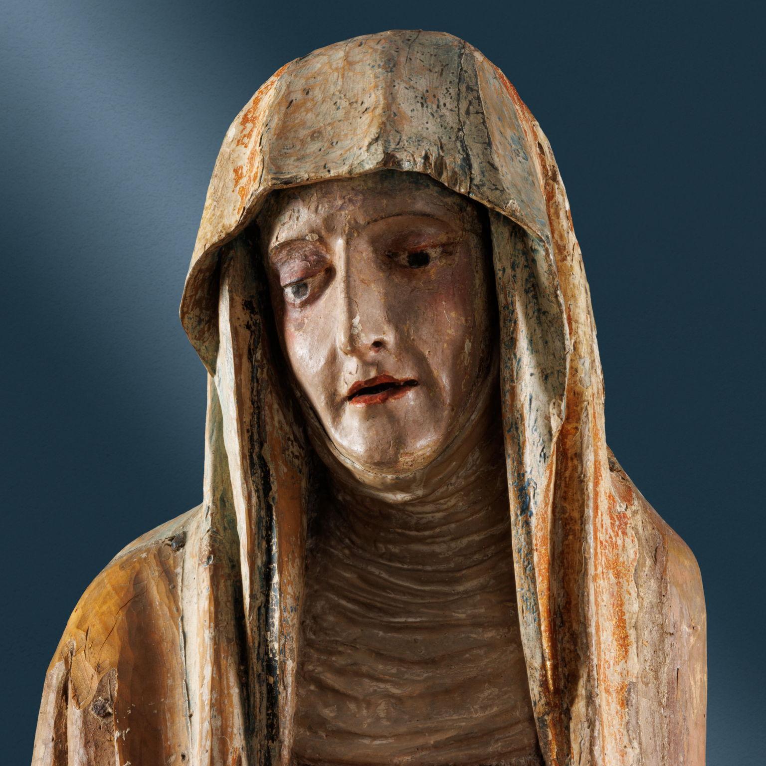 Dolenti (The Virgin and St. John the Evangelist). Piedmontese carver. 1470s For Sale 14