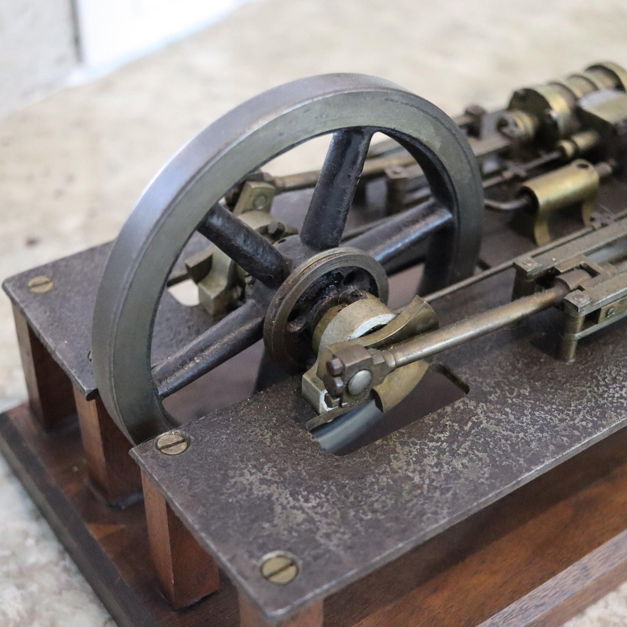 Allemand DOLL & CO. 1900 German Antique Steam Twin Cylinders Piston Engine Machine en vente