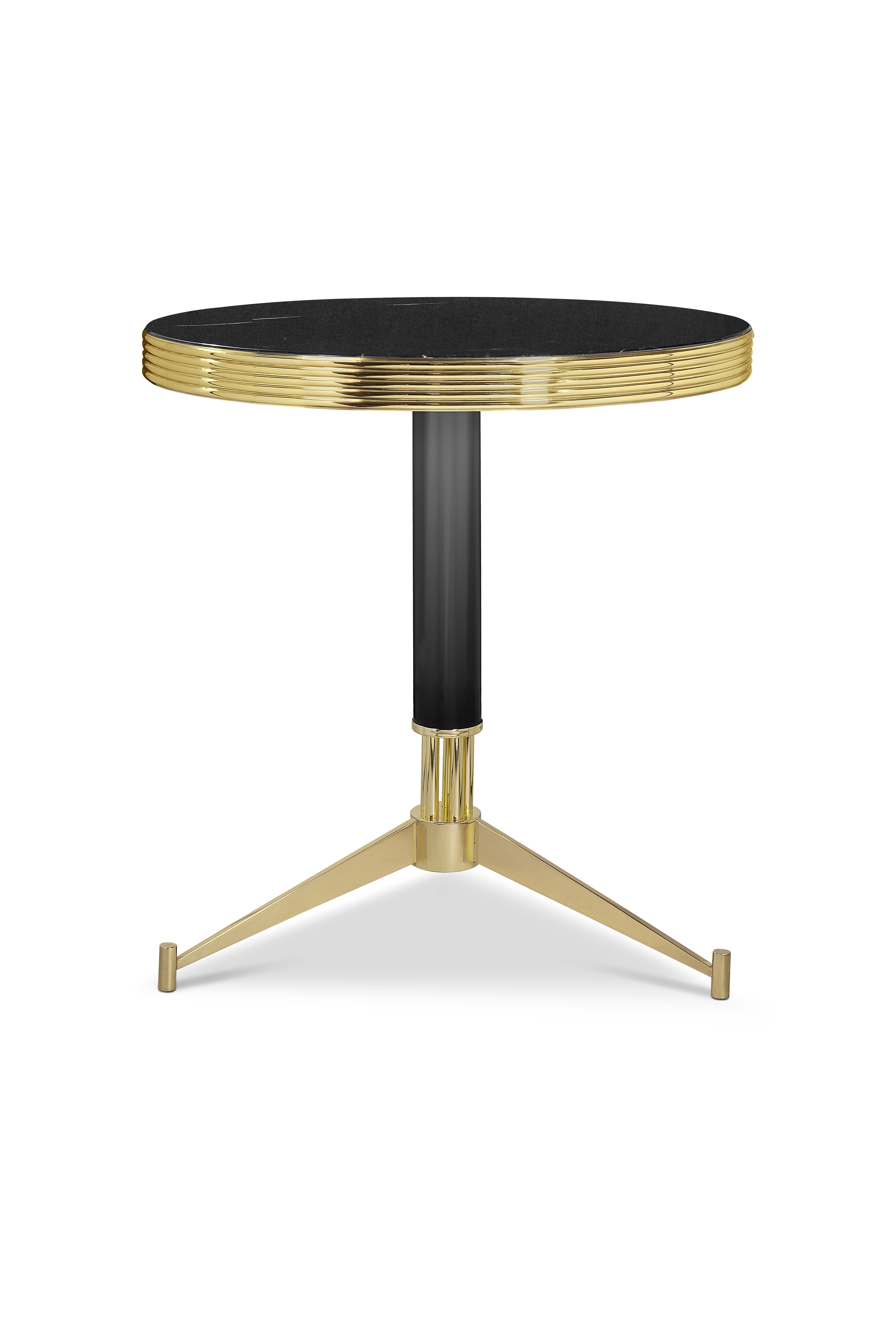 Inspired in the fundamentals of midcentury modern design, Dolly Coffee Table is the perfect touch for a stylish Parisiense lounge bar. With a beautiful marble top and base, and a golden eye-catching support, Dolly Coffee Table is the perfect detail