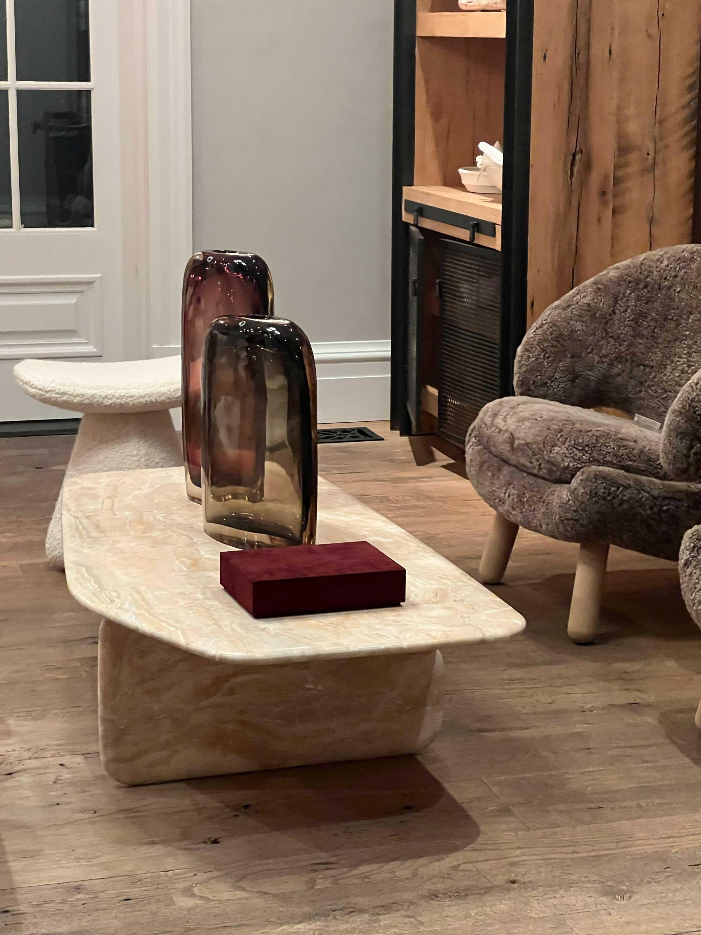 Dolmen Couchtisch by Noé Duchaufour-Lawrance im Zustand „Neu“ im Angebot in Sag Harbor, NY