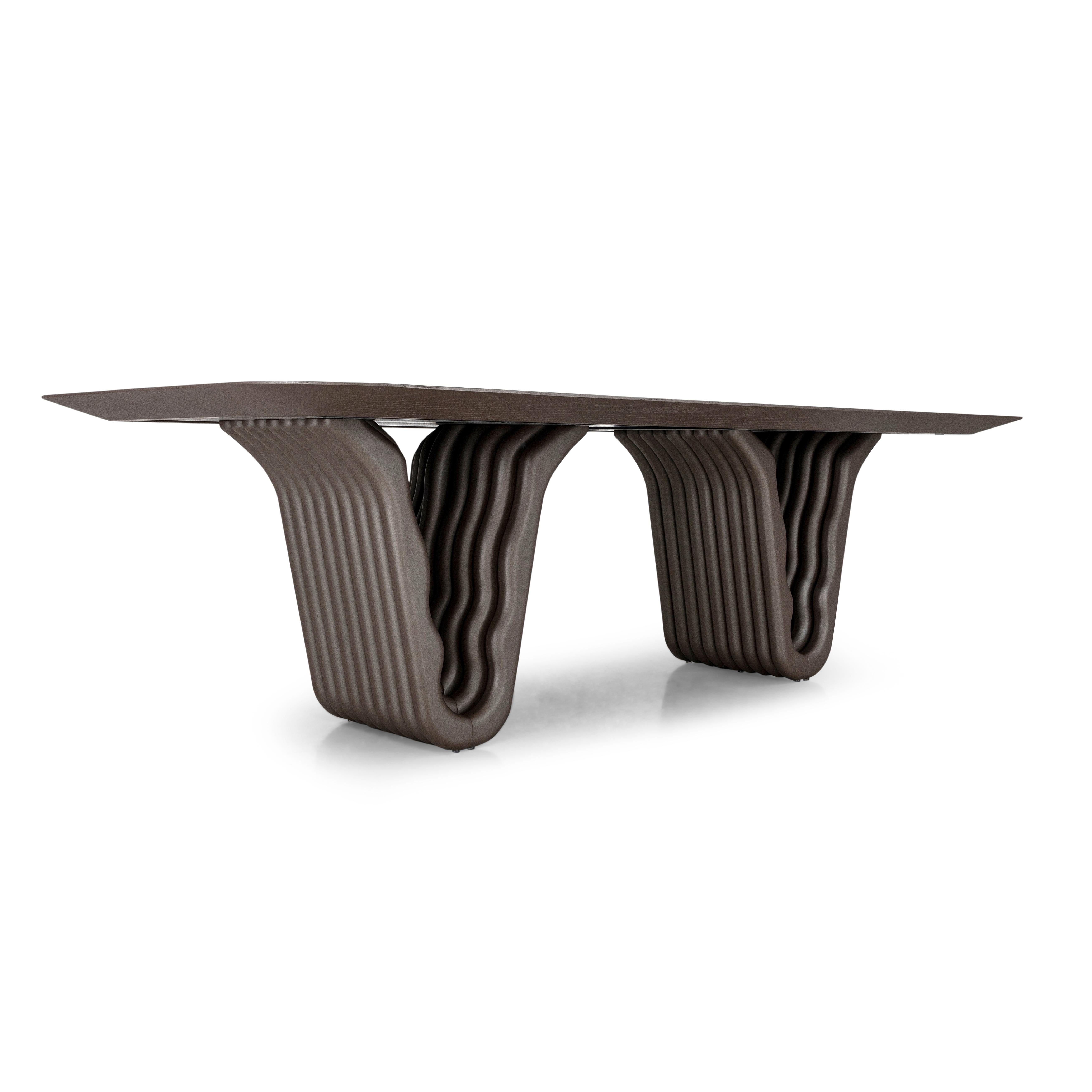 Laqué Table de salle à manger en chêne chocolat avec base sculpturale et plateau de 98 pouces, Dolomitas Line en vente