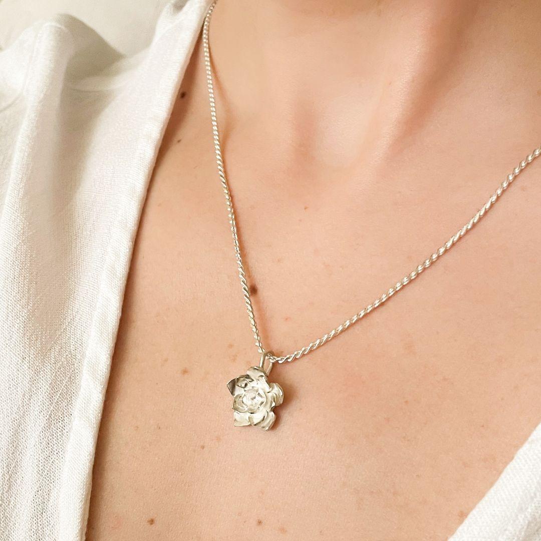 Collana con ciondolo Ortega di Dolores Ortega in argento 925 in vendita 3