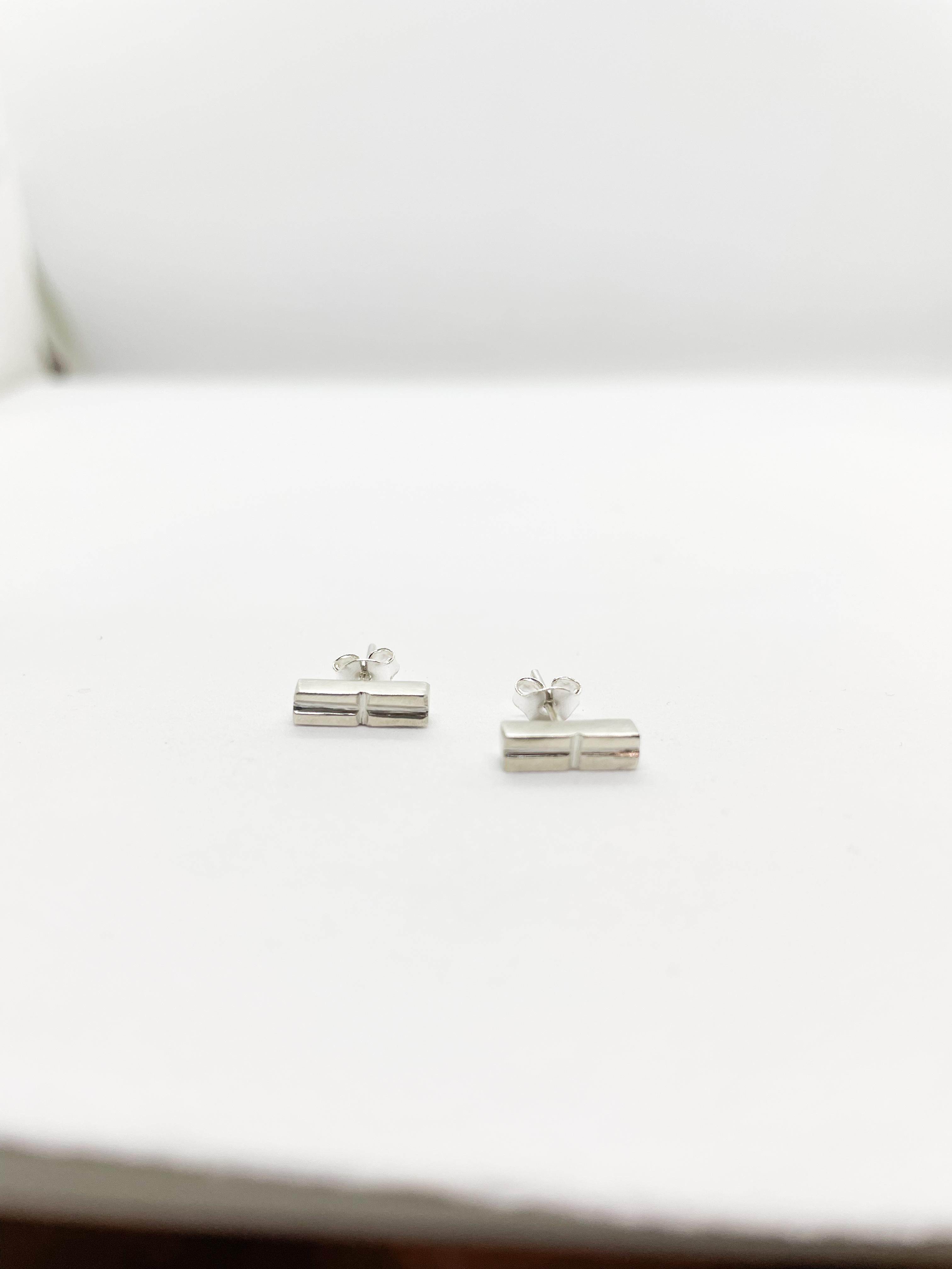 Dolores Ortega New Handcrafted Sterling Silver minimalist Rectangular Earrings For Sale 1