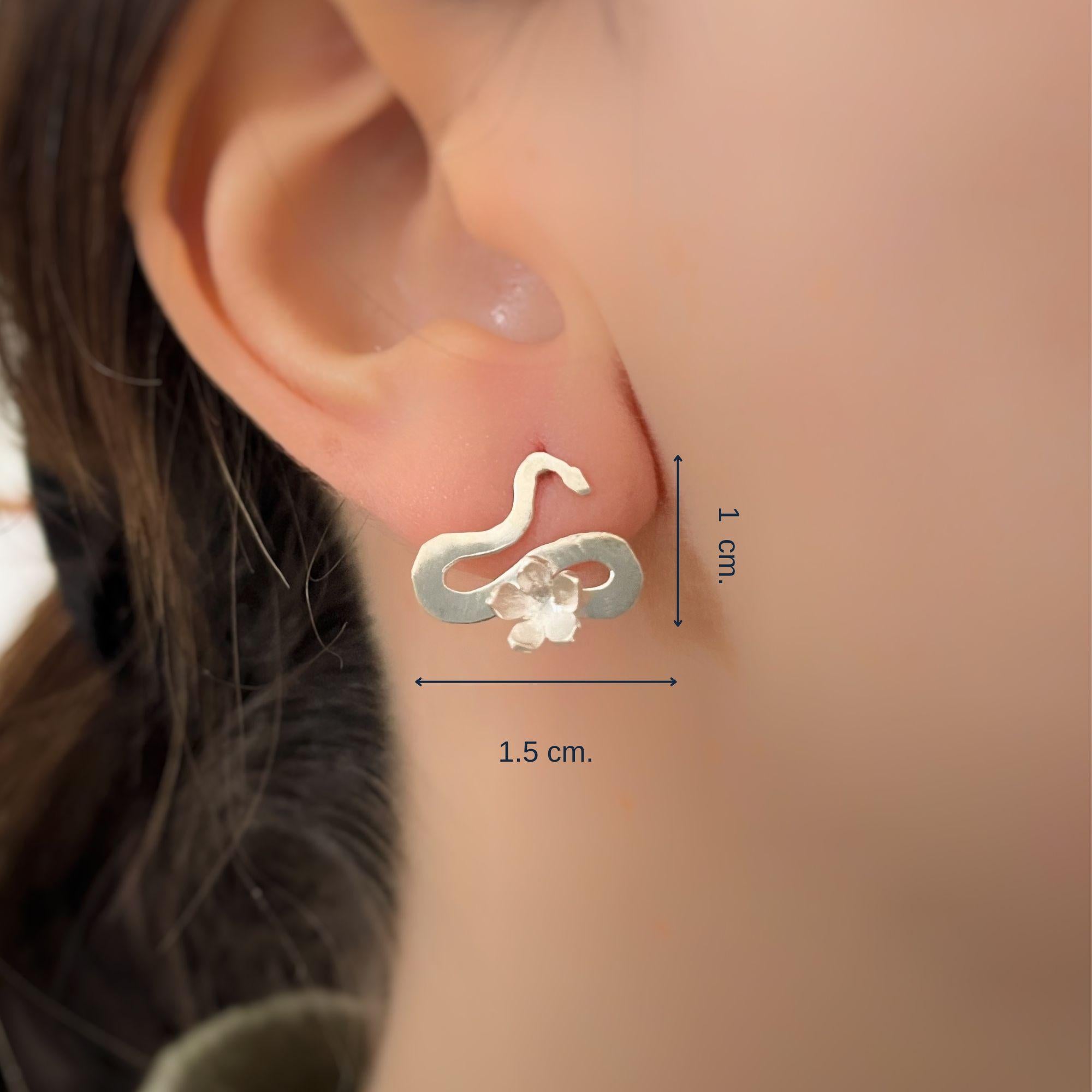 Boucles d'oreilles Infinity en argent Dolores Ortega - petits serpents et fleurs - - - - - - - - - - - - - - -. Pour femmes en vente