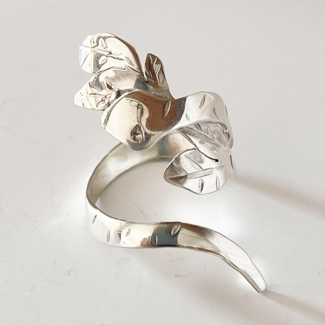 Dolores Ortega Ring aus Sterlingsilber mit Schlange und Blättern im Angebot 4
