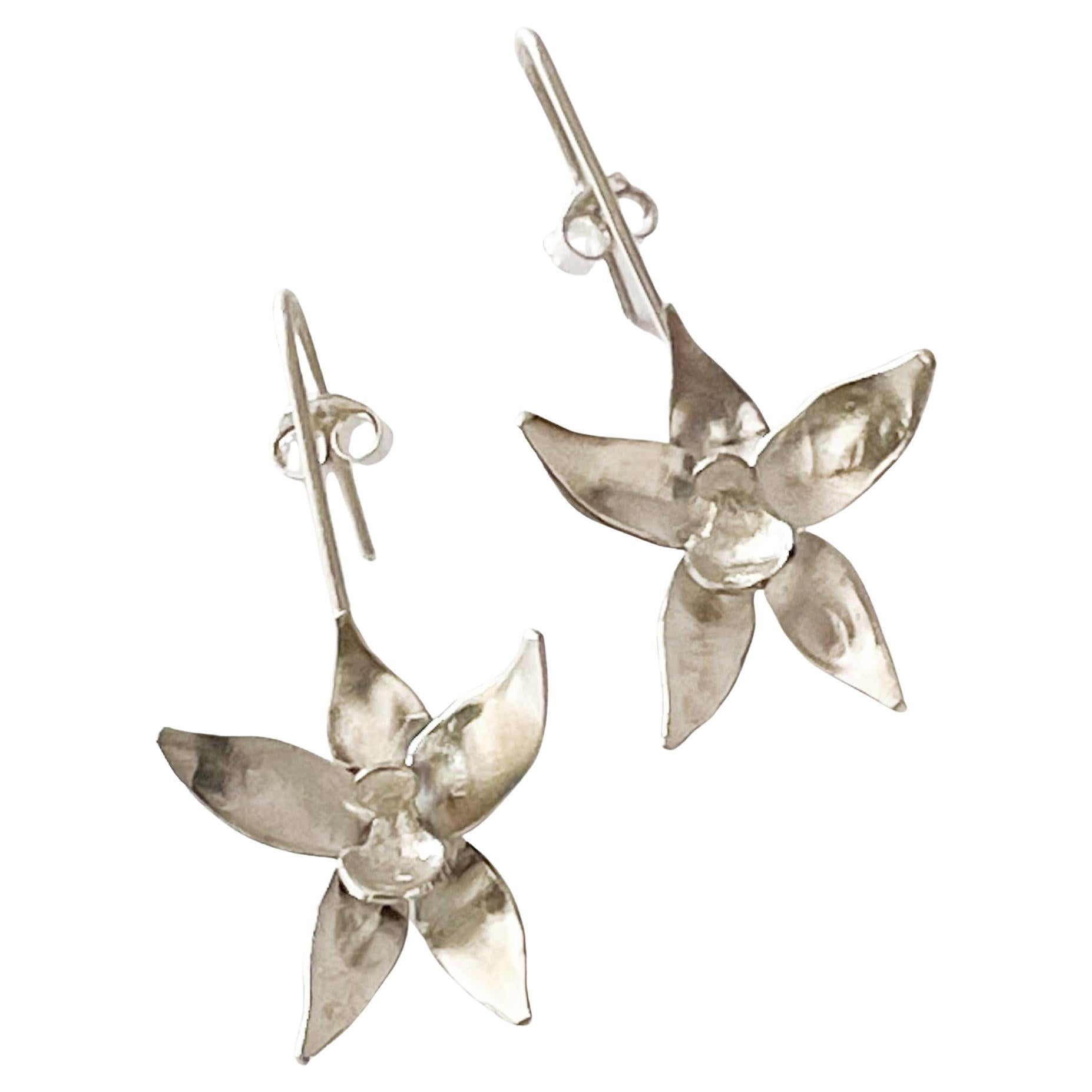Orecchini Dolores Ortega in argento sterling con orchidea selvatica - Design floreale realizzato a mano in vendita
