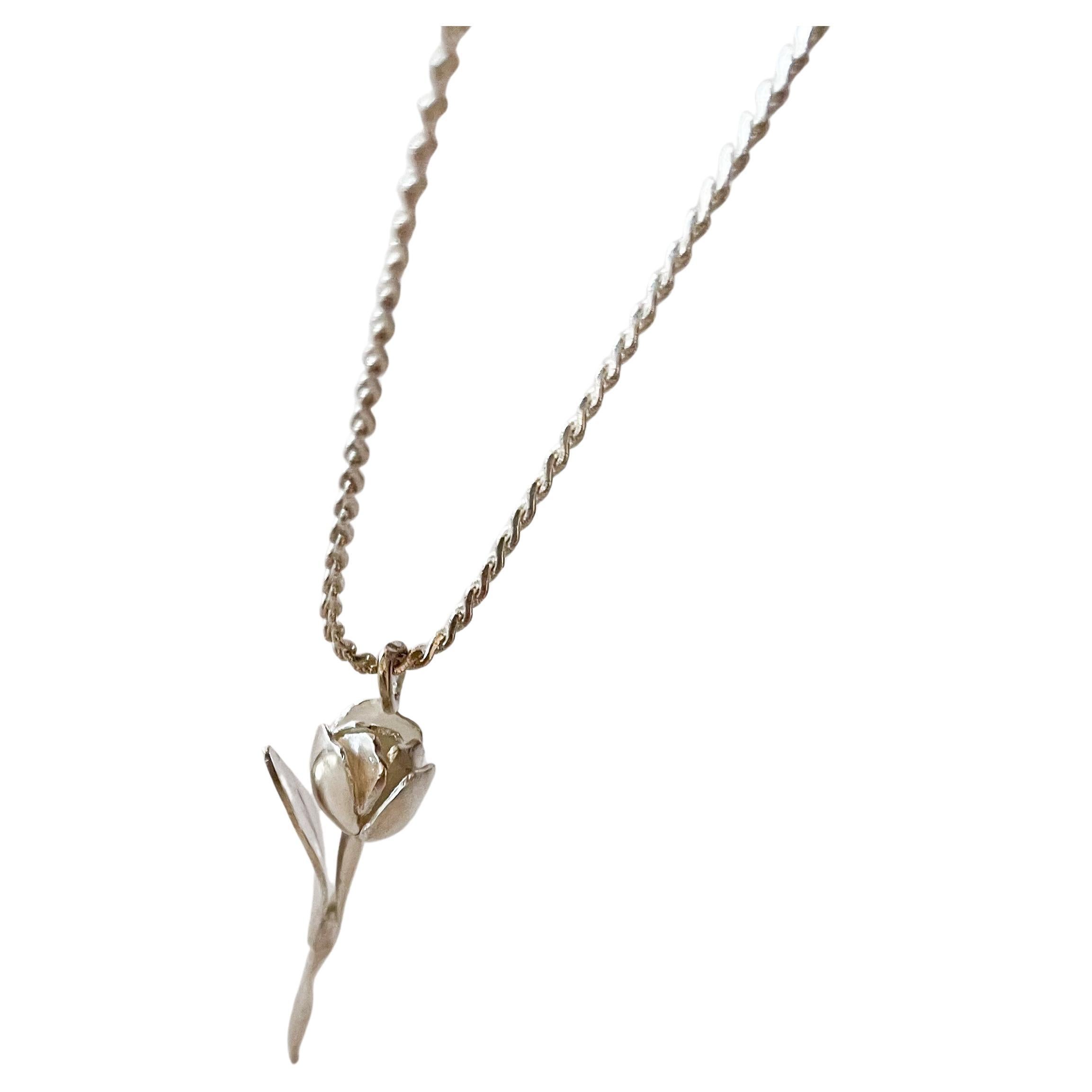 his handcrafted Tulipán Pendant Necklace, part of the 