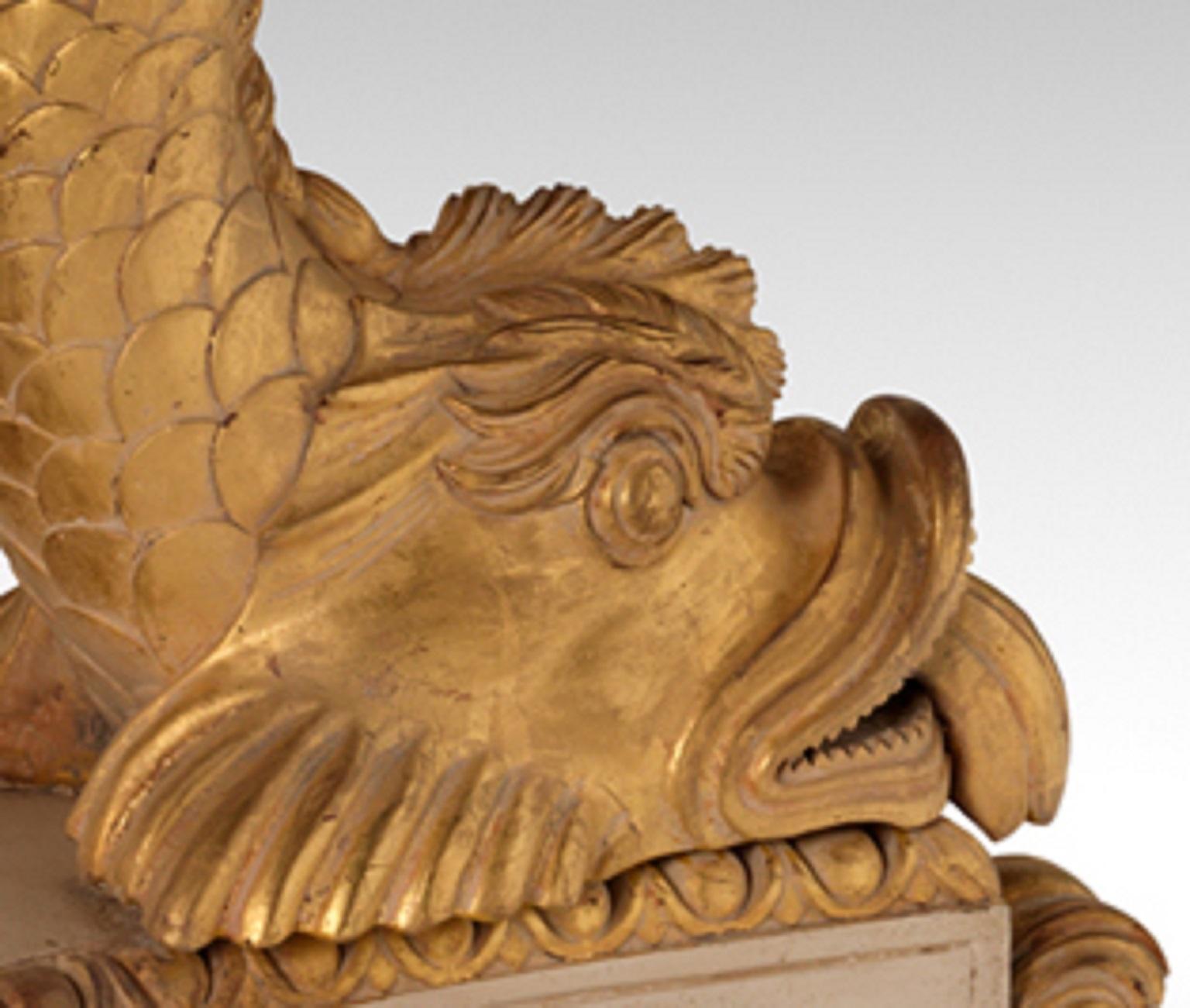 Delphin-Mitteltisch (Handgeschnitzt) im Angebot