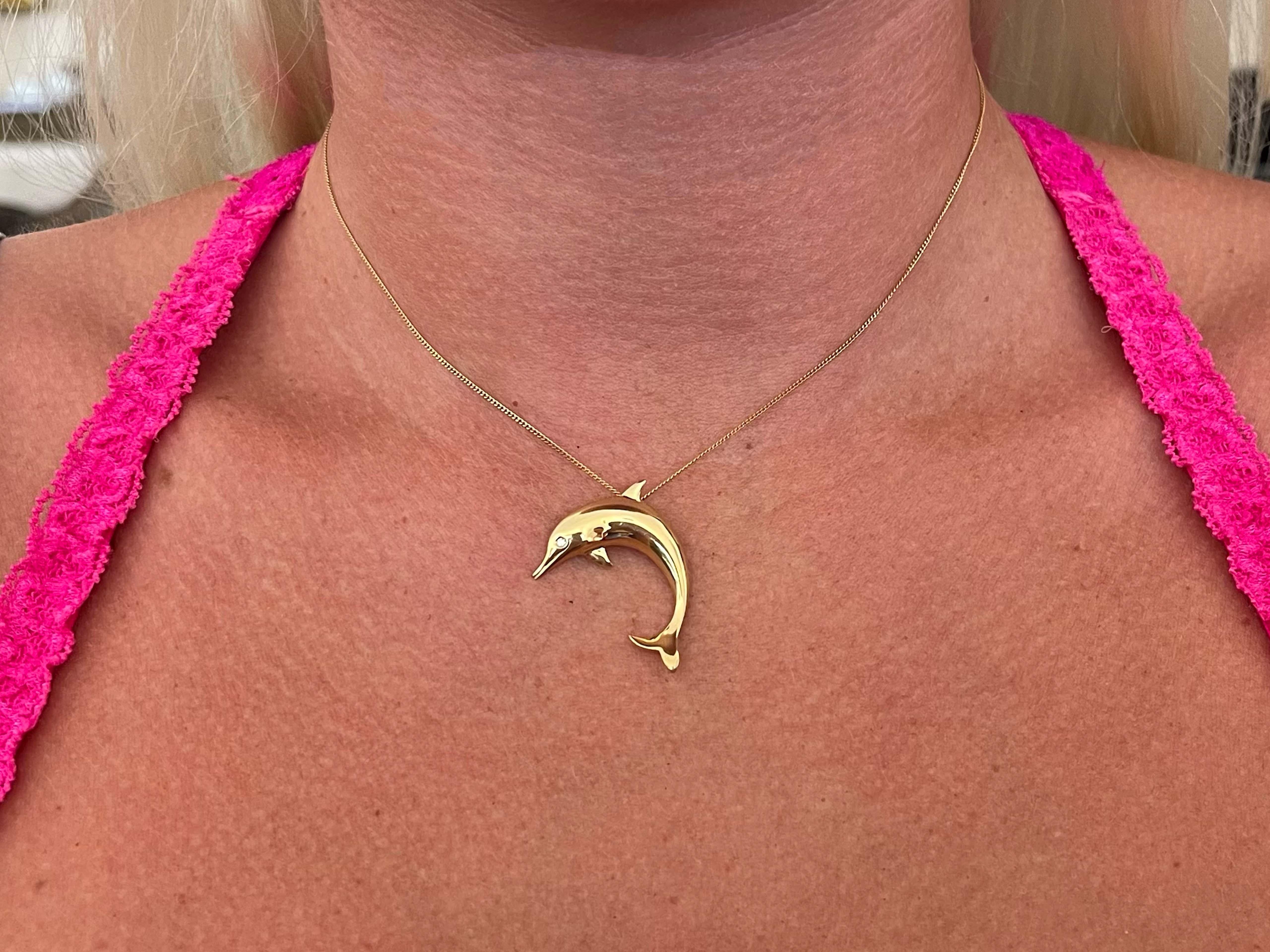 Item Specifications:

Necklace Metal: 18k Yellow Gold

Total Weight: 6 Grams

Diamond Color: H

Diamond Clarity: SI1

Diamond Carat Weight: 0.01

Diamond Count: 1

Chain Length: 14.5