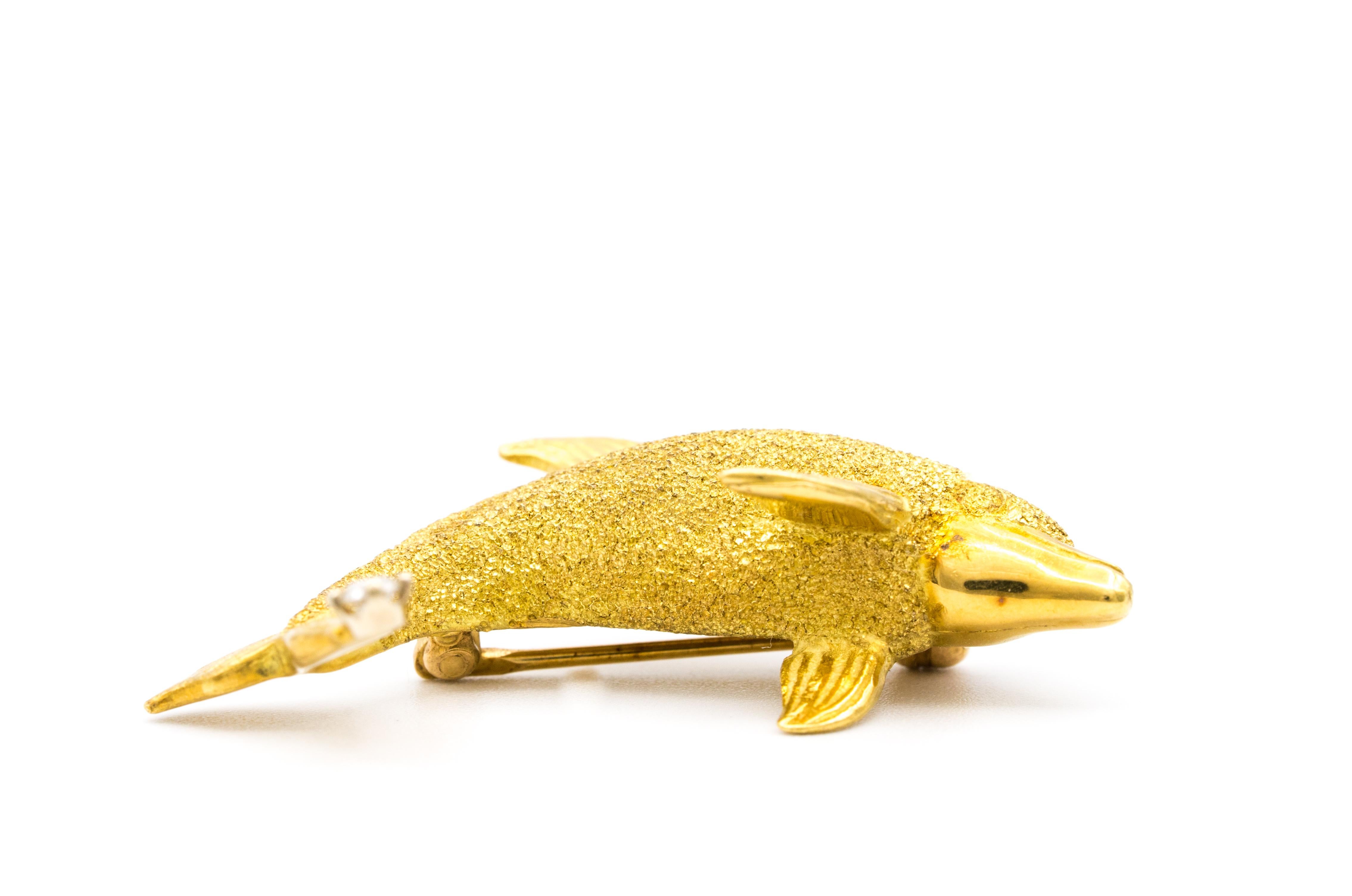 Round Cut Dolphin Pin in 18 Karat Gold with Ruby and Diamond