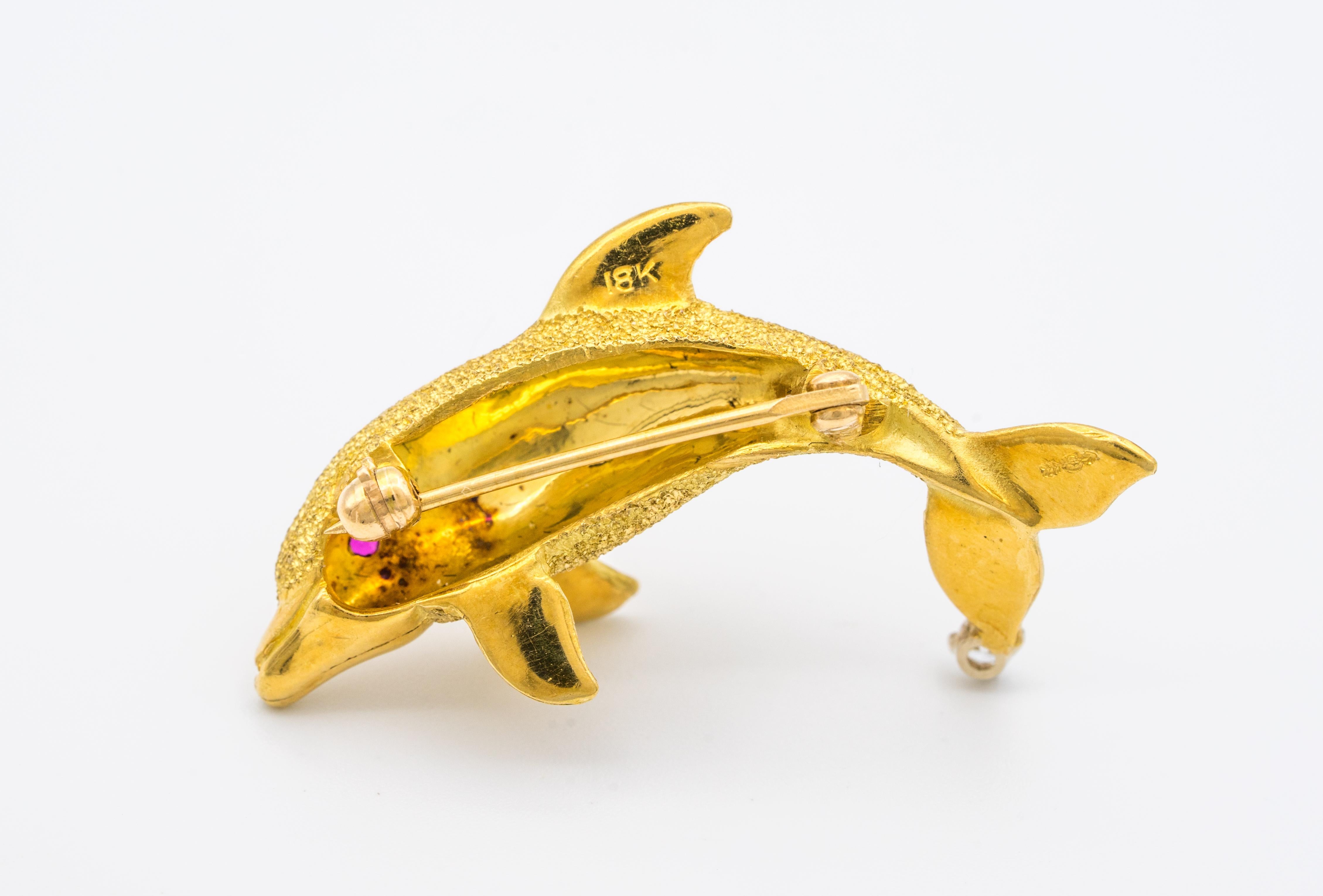 Dolphin Pin in 18 Karat Gold with Ruby and Diamond In Good Condition In New York, NY