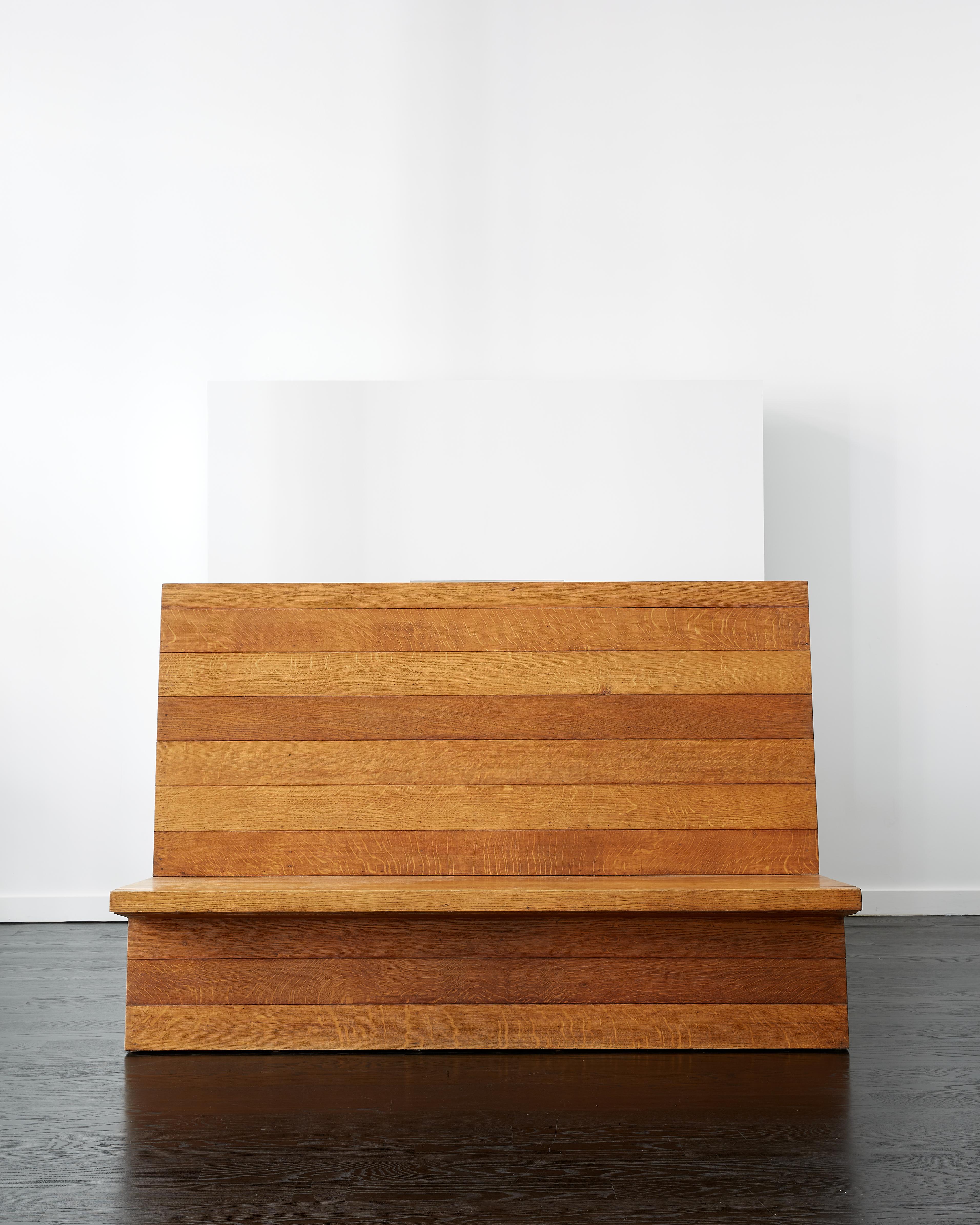 Dom Hans van der Laan Banco único con respaldo alto de roble c. 1960 Holandés en venta