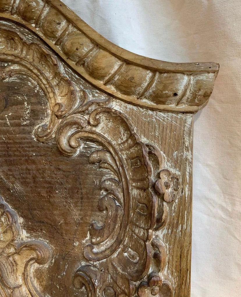 Miroir Dom Joao V en bois de châtaignier sculpté, Portugal, 18ème siècle Bon état - En vente à Lisboa, PT