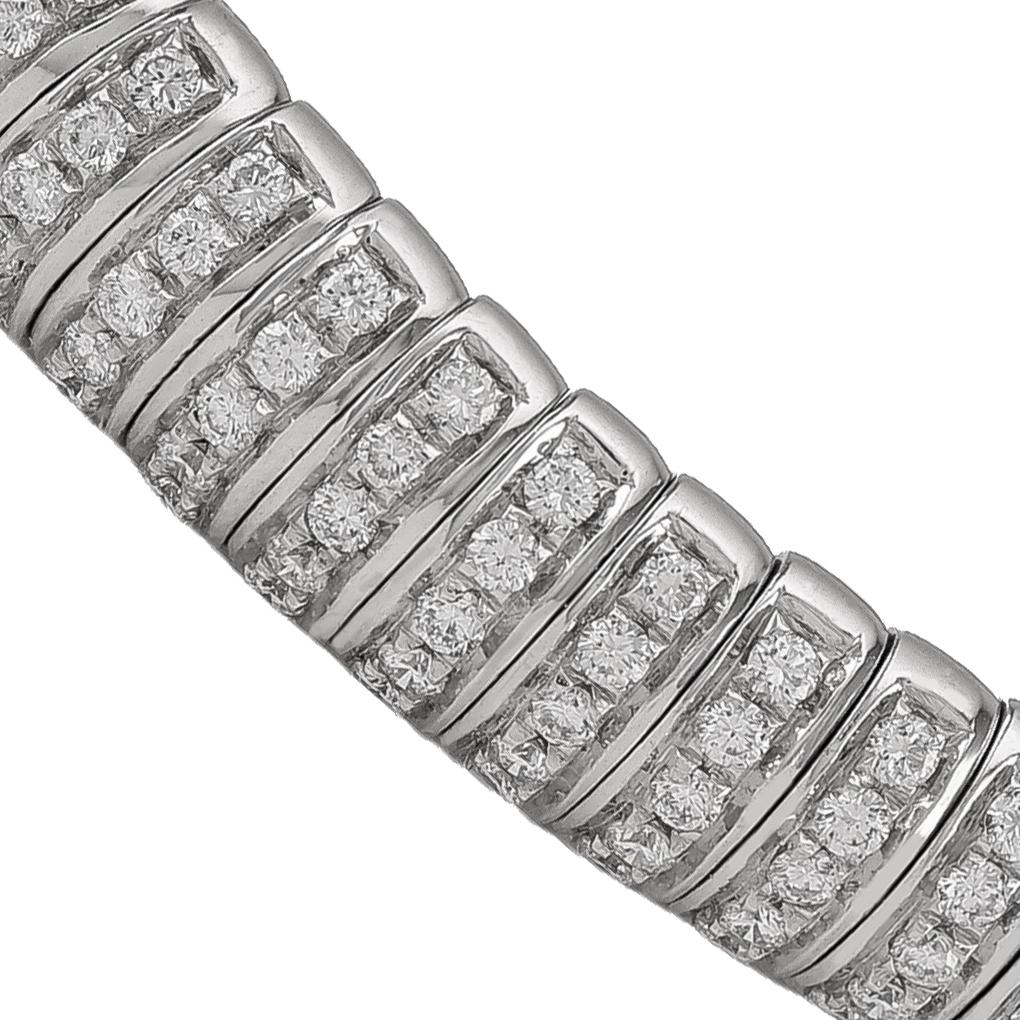 Taille ronde Bracelet manchette souple à dôme en diamants de 1,25 carat en vente