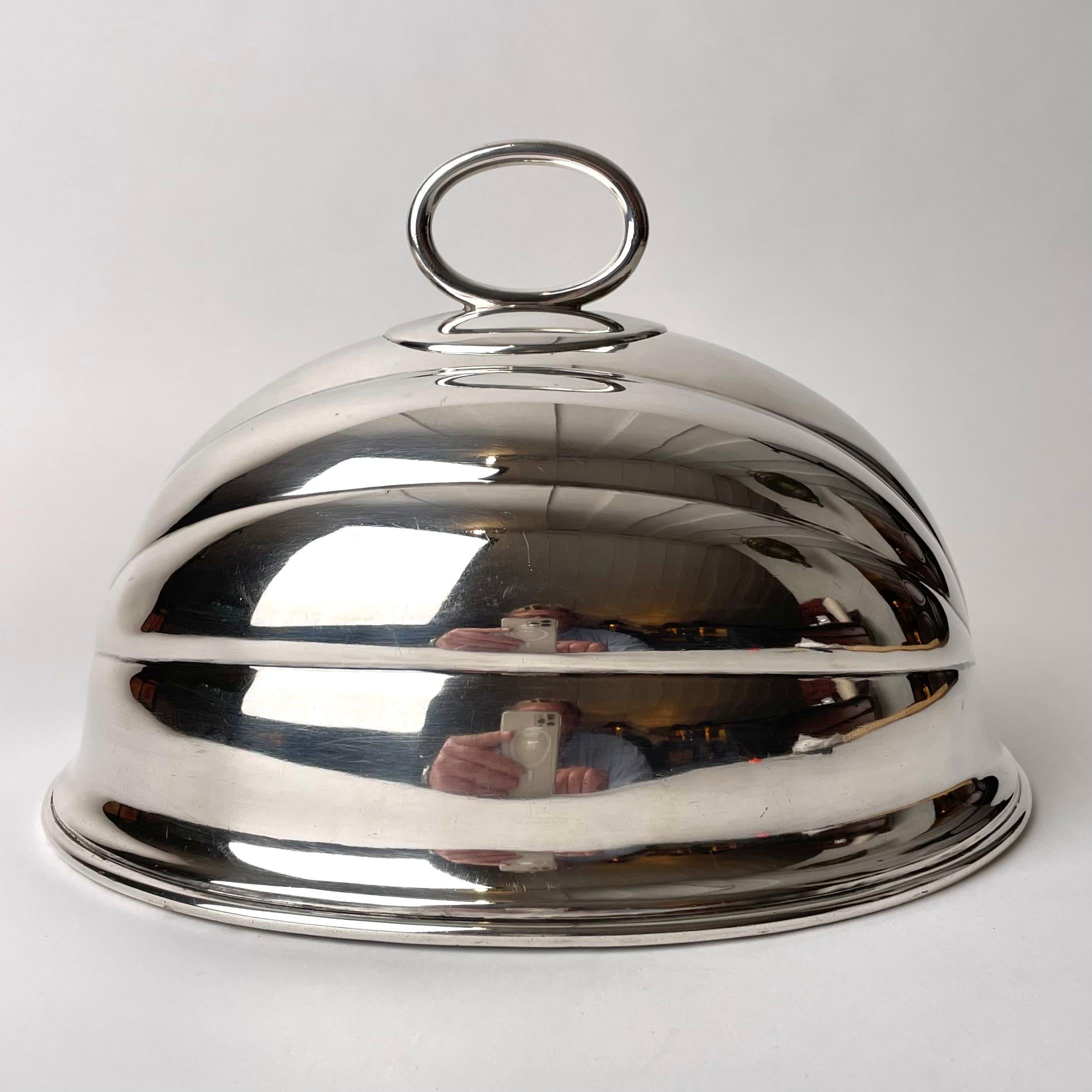 English Dome Cover Cloche in Sheffield Plate, Late 19th Century England by Mappin & Webb For Sale