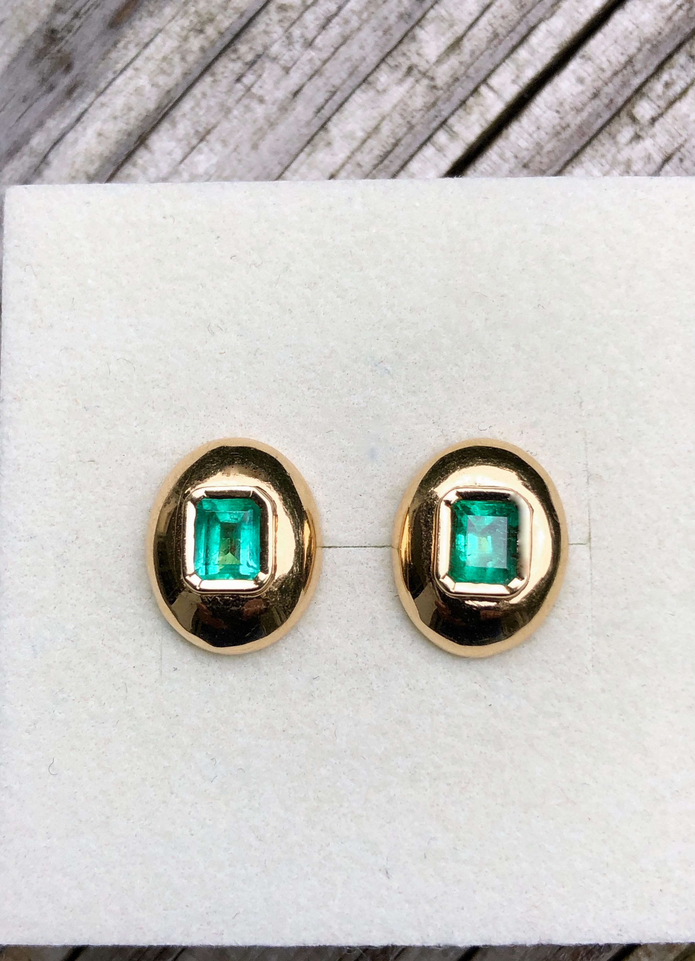 Dome Earrings Colombian Emerald 18 Karat Gold 2