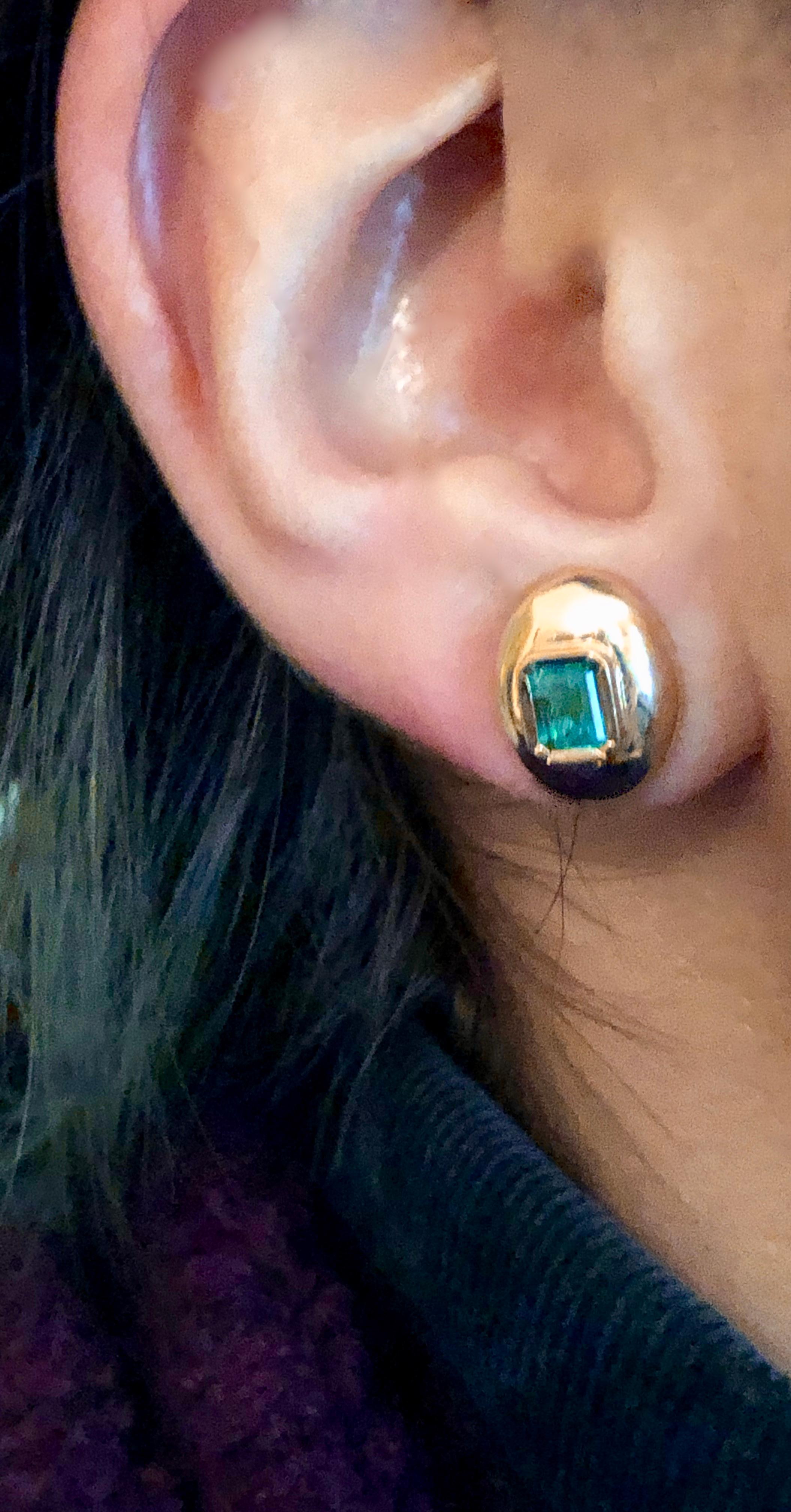 Dome Earrings Colombian Emerald 18 Karat Gold 3