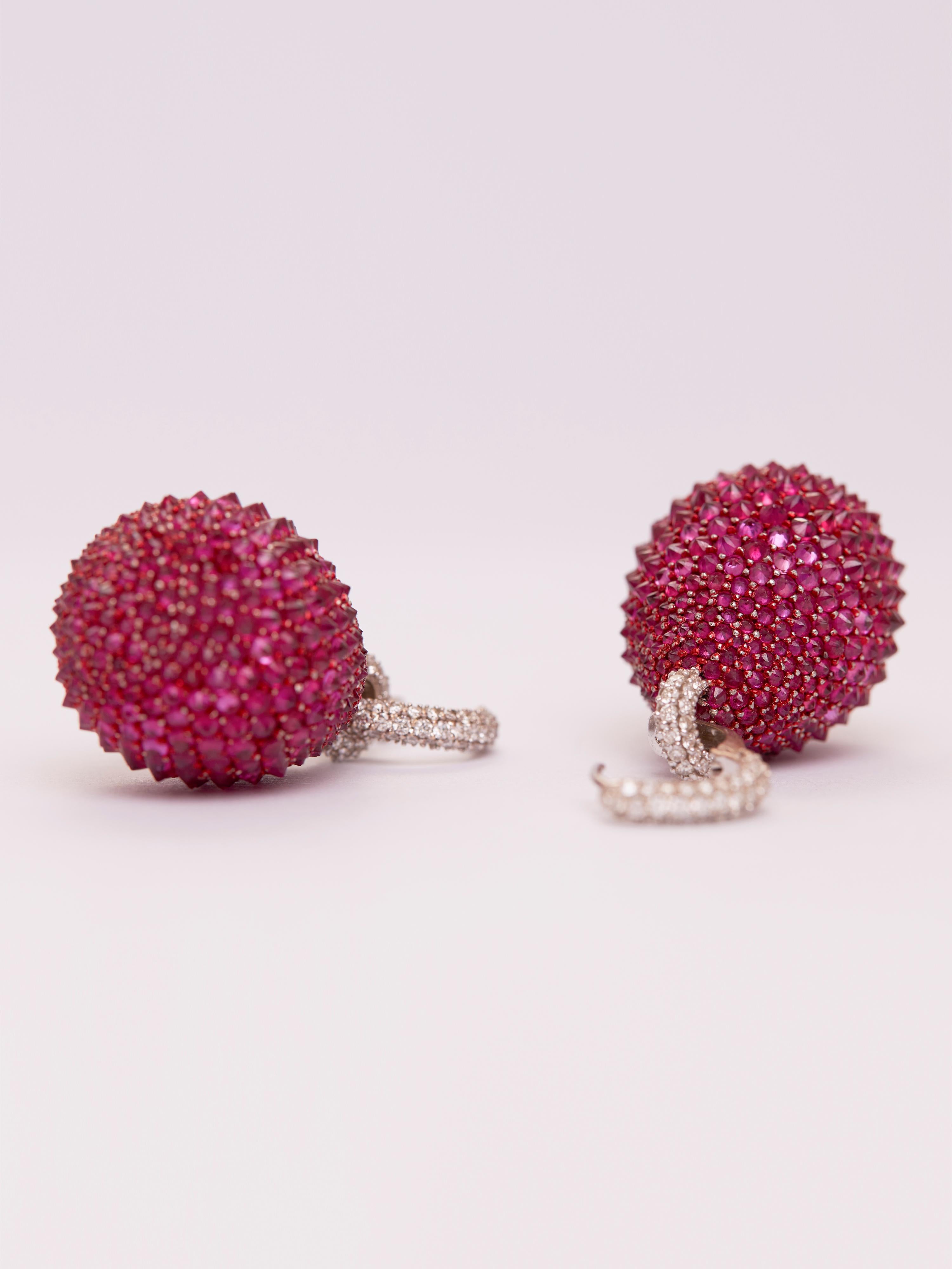 Pendientes Gota Cometa en Oro de 18 KT, Rubí y Diamantes Naturales Contemporáneo en venta