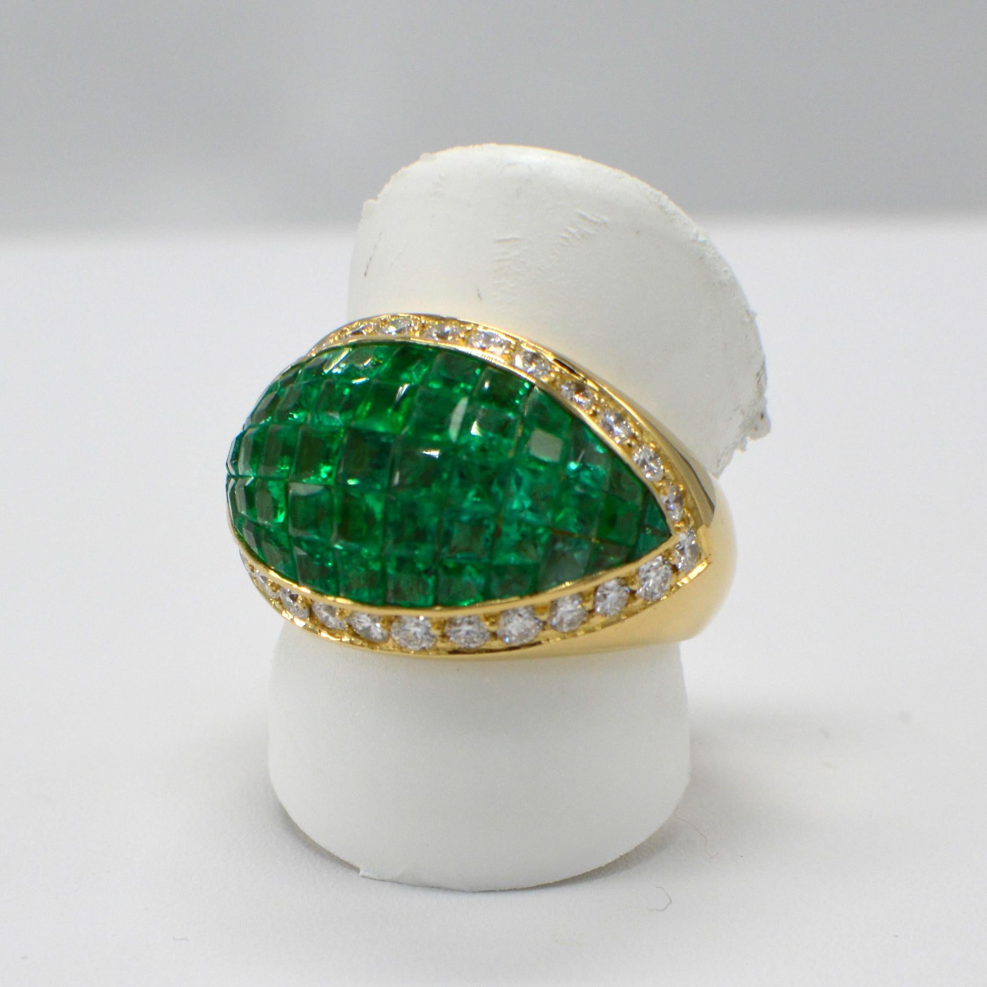 Dome Emerald Invisible Setting Ring & Diamonds 18 karat Gold Emerald Dome For Sale 2