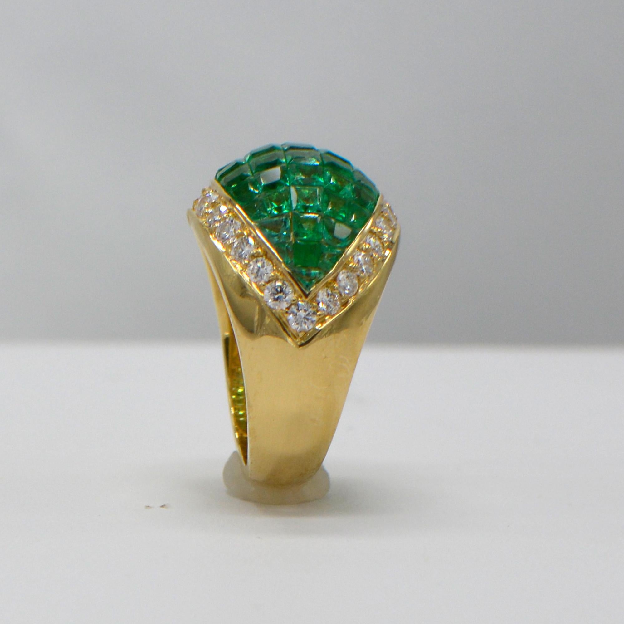 Dome Emerald Invisible Setting Ring & Diamonds 18 karat Gold Emerald Dome For Sale 3