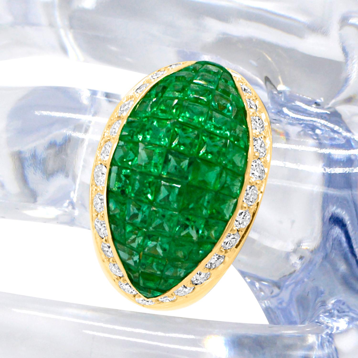 Dome Emerald Invisible Setting Ring & Diamonds 18 karat Gold Emerald Dome For Sale 9