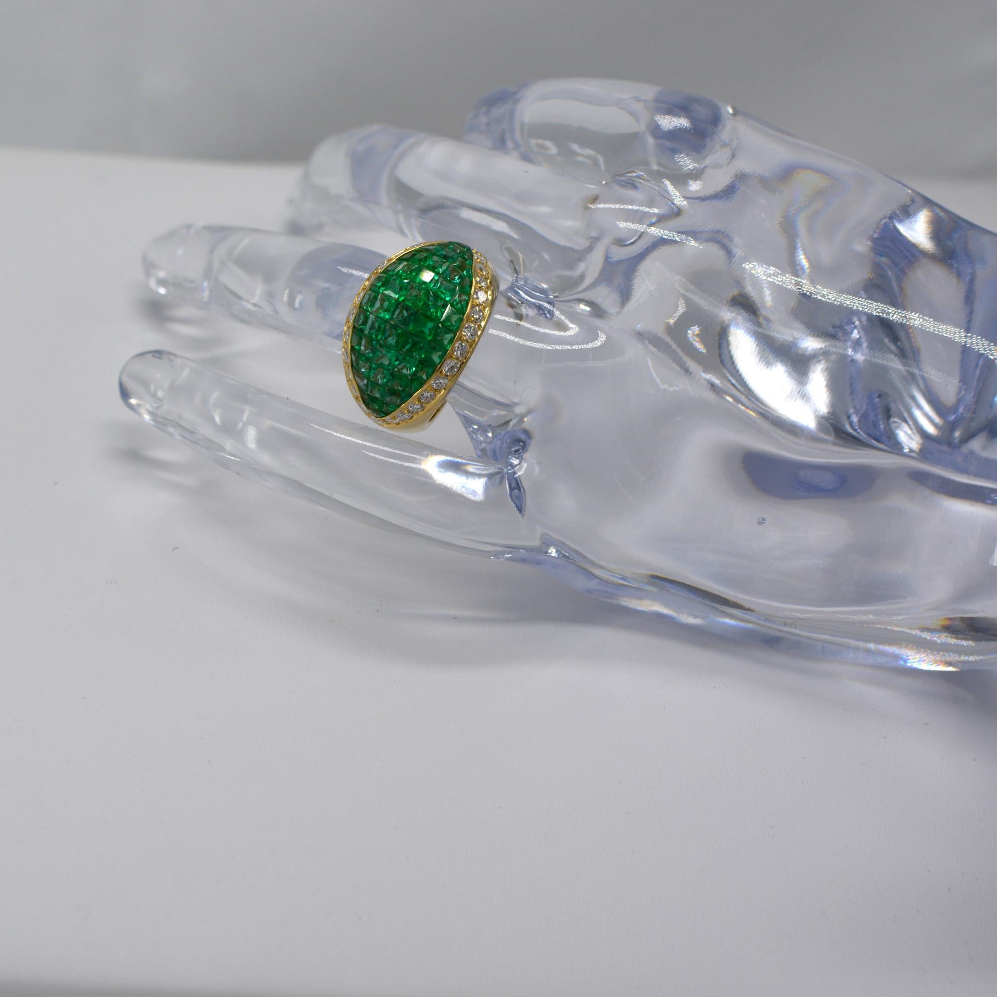 Dome Emerald Invisible Setting Ring & Diamonds 18 karat Gold Emerald Dome For Sale 5