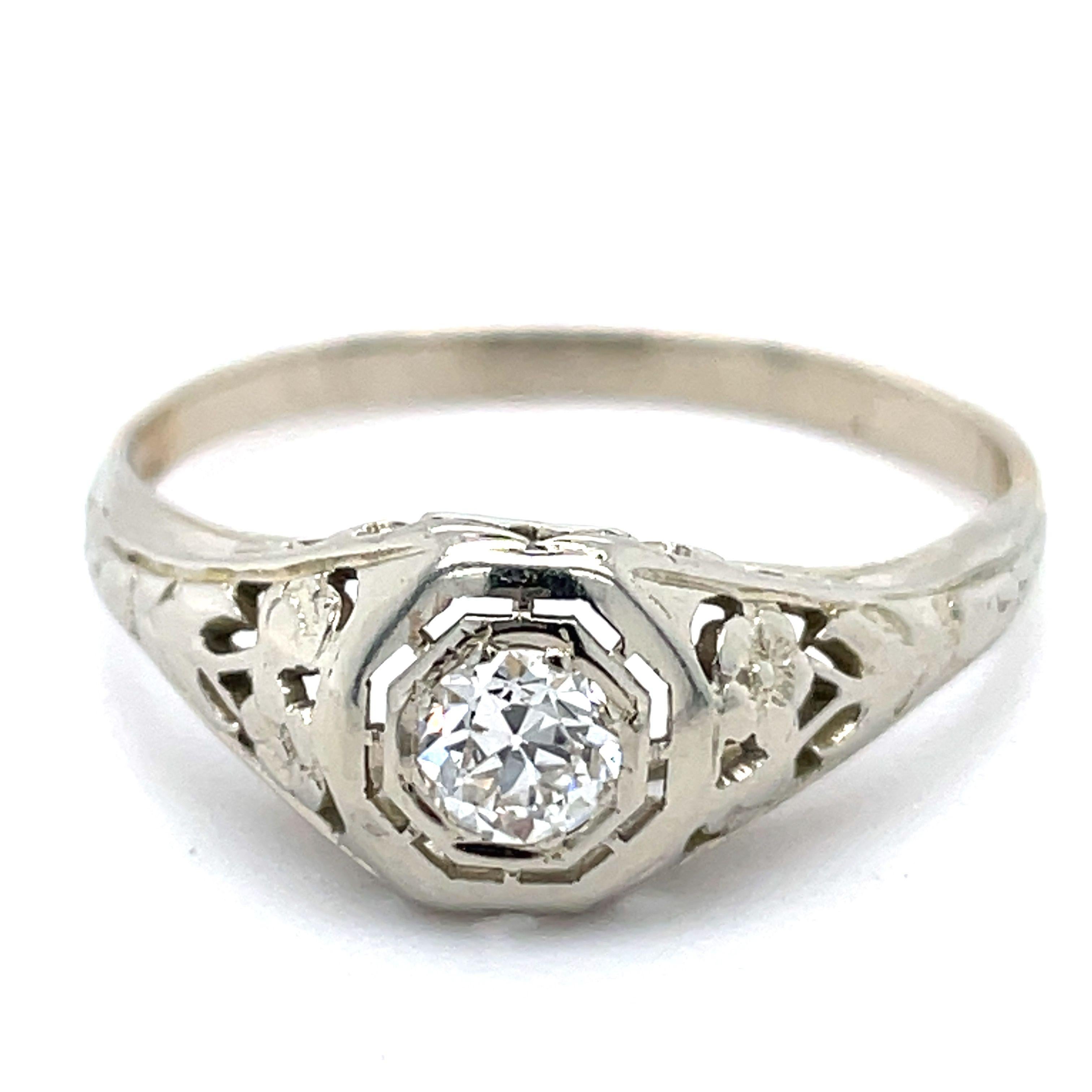 Filigree Ring,18K White gold dome ring, 0.15 old European cut diamond ring, Alternative Engagment ring, Estate jewelry, boho Vintage jewelry,


Jewelry Material: White Gold 18k (the gold has been tested by a professional)
Total Carat Weight: 0.15ct