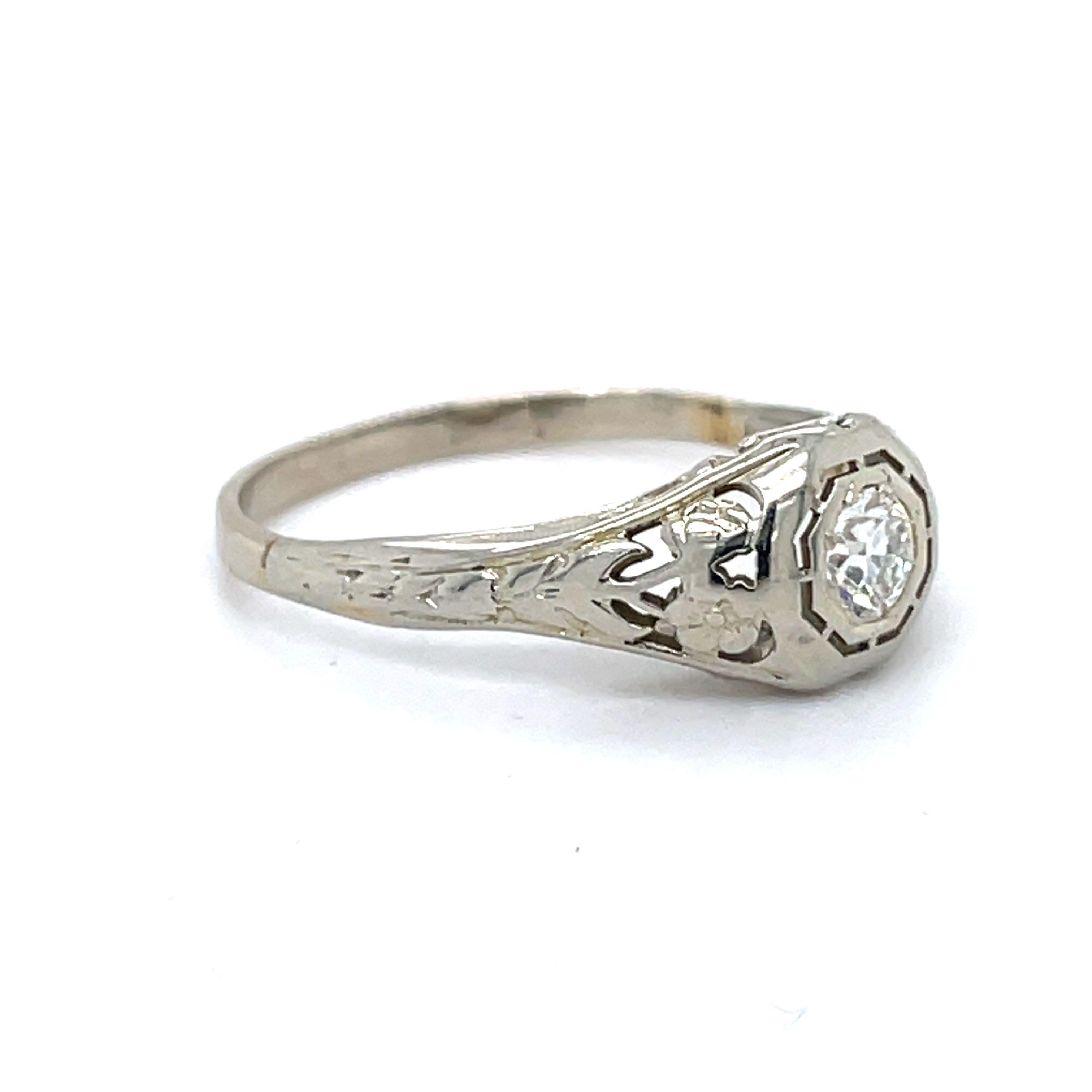 Dome Filigree Ring - 18K White gold dome ring, 0.15ct old European cut diamond In Excellent Condition For Sale In Ramat Gan, IL