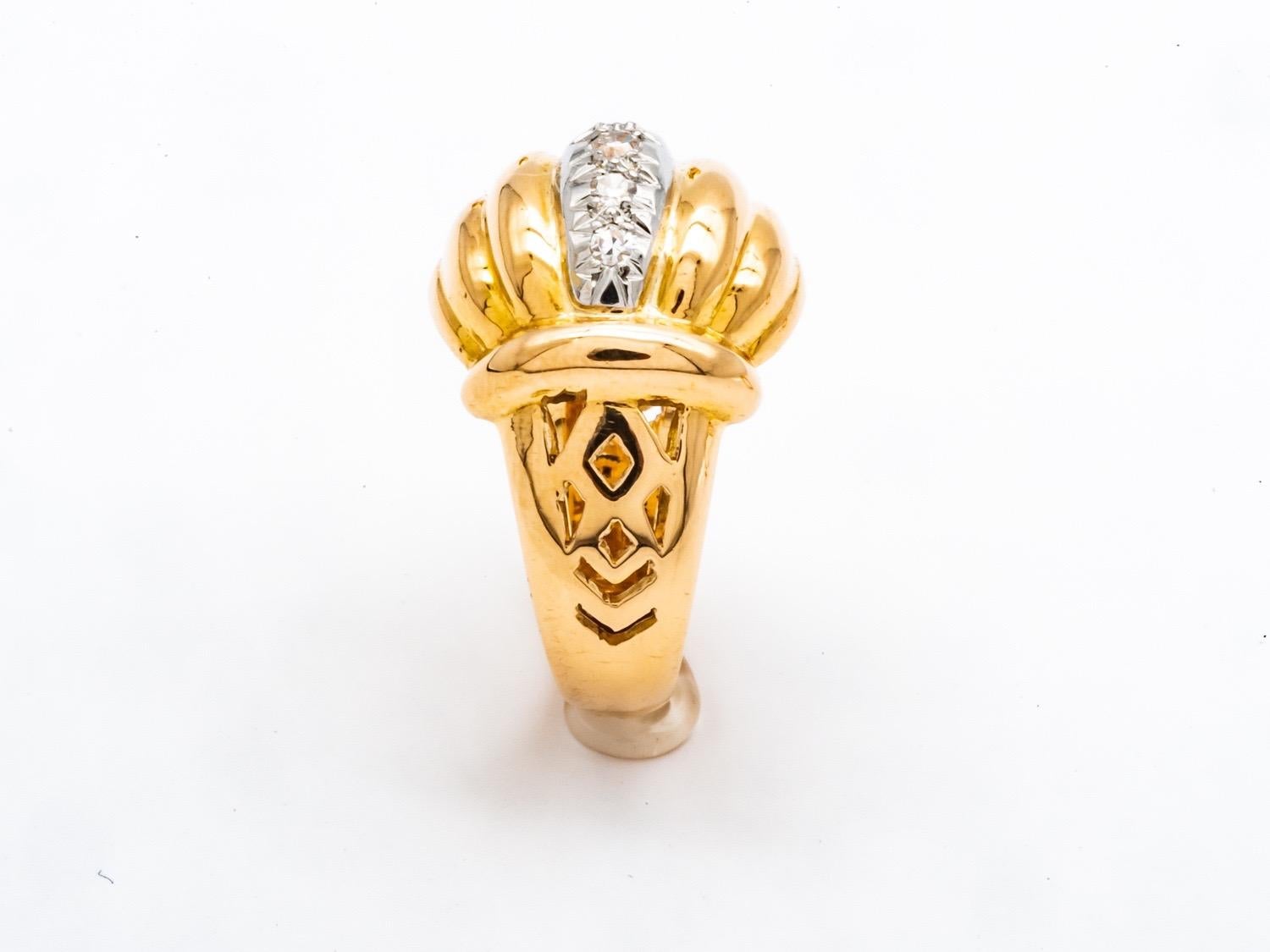 Brilliant Cut Dome Ring 5 Diamonds Art Deco Style Yellow Gold 18 Karat  For Sale