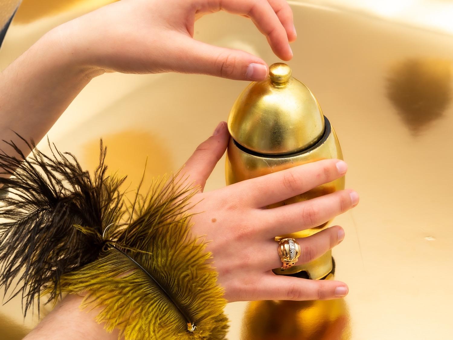 Dome Ring 5 Diamanten Art Deco Stil Gelbgold 18 Karat  Damen im Angebot