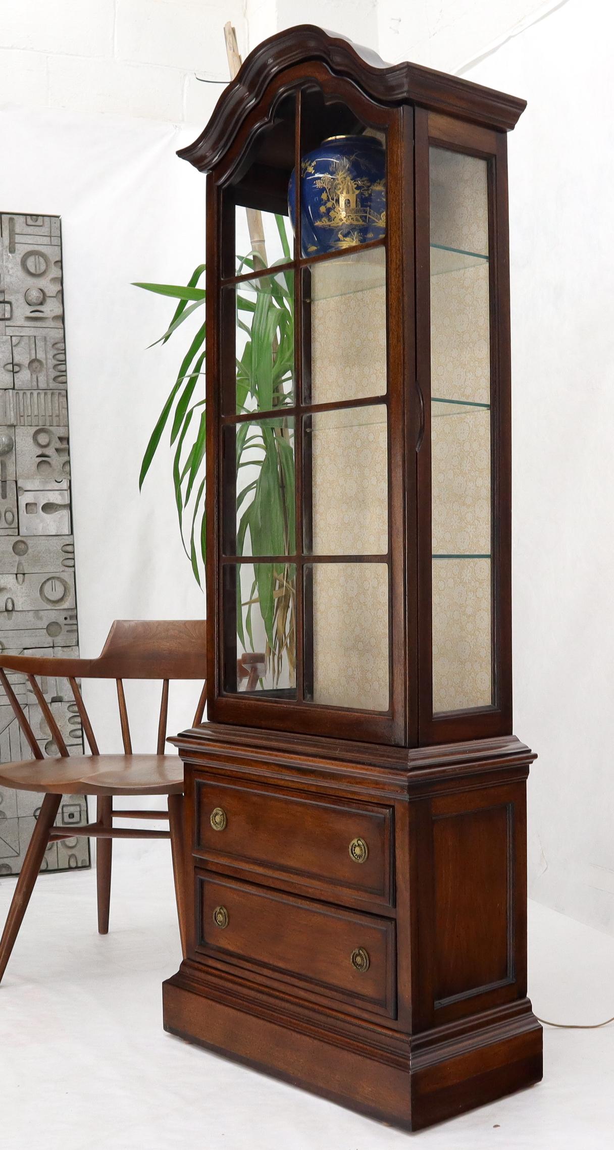 Kuppelkuppelförmige Glasregale mit zwei Schubladenfachen Curio Display Cabinet (Mahagoni) im Angebot