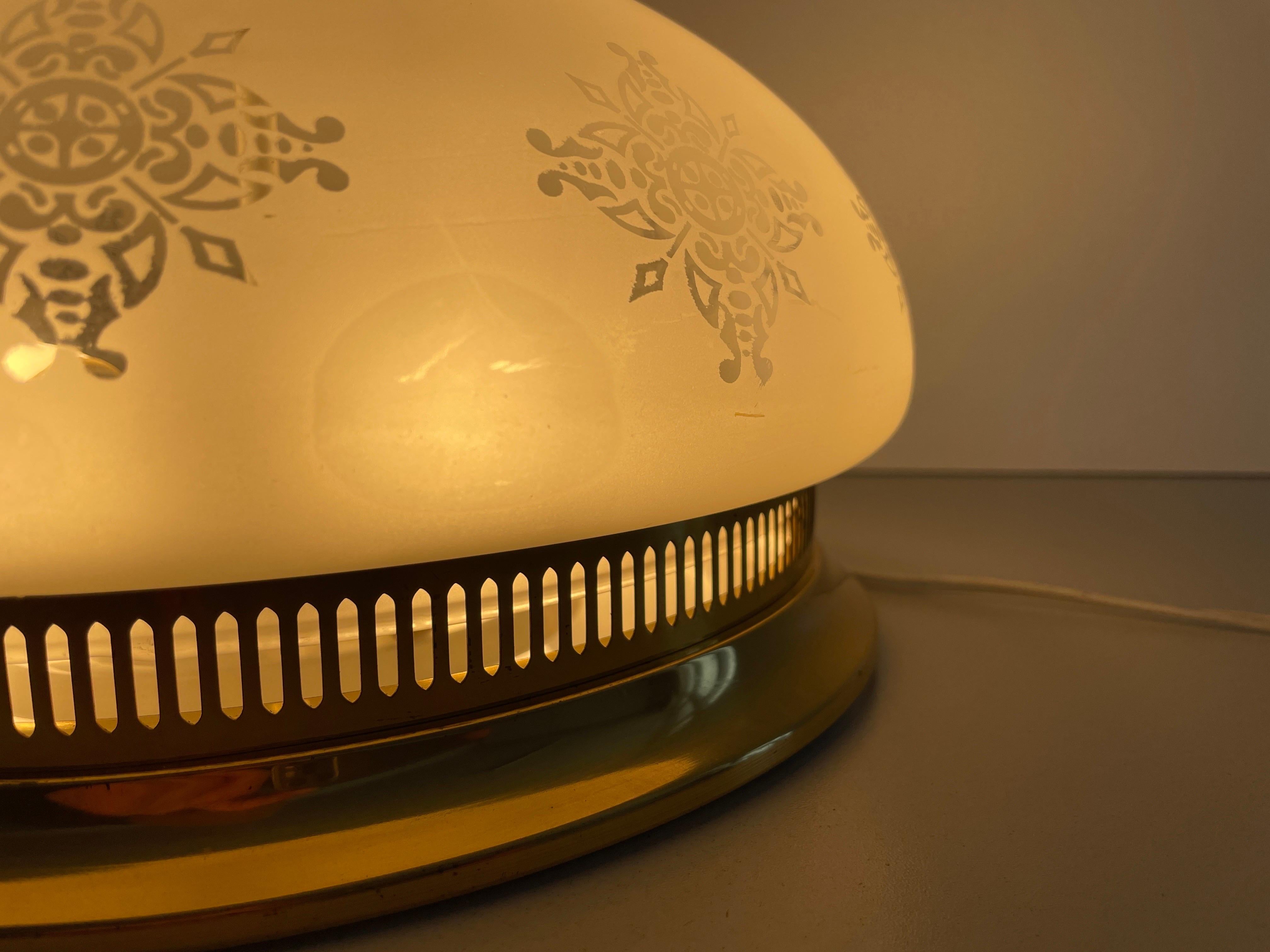 Lampada da incasso in vetro a forma di cupola di Doria, anni '60, Germania in vendita 11