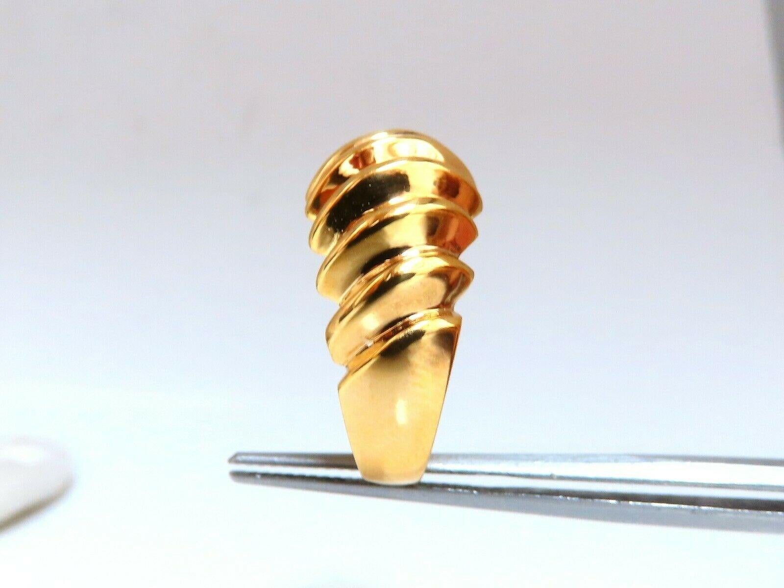Classic Dome Shrimp Ring

11.5mm Gold Band. 

Depth: 5mm

Size 8.75

7.1 Grams. / 14Kt


