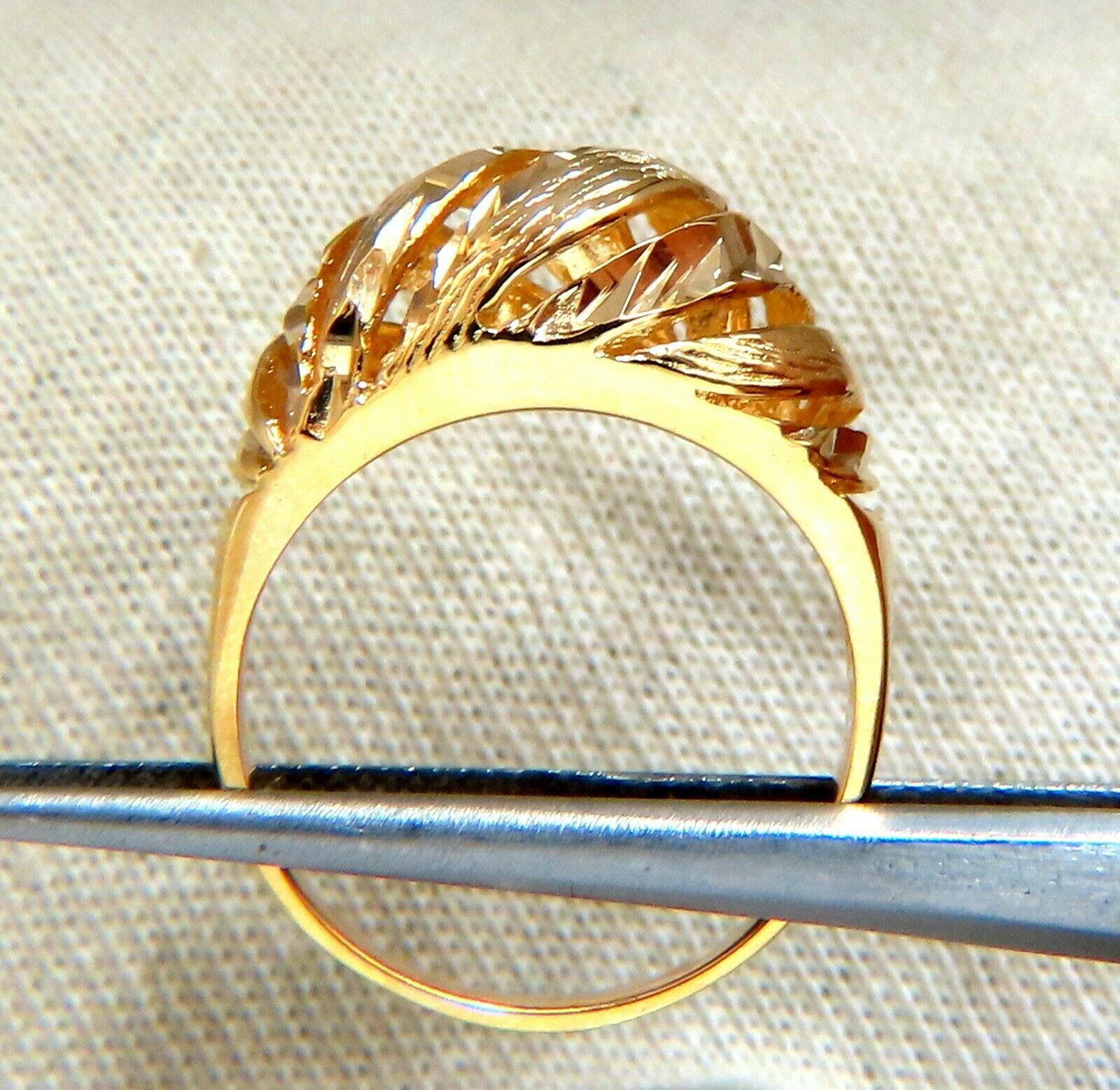 Dome Staggered 14kt Ring In New Condition For Sale In New York, NY