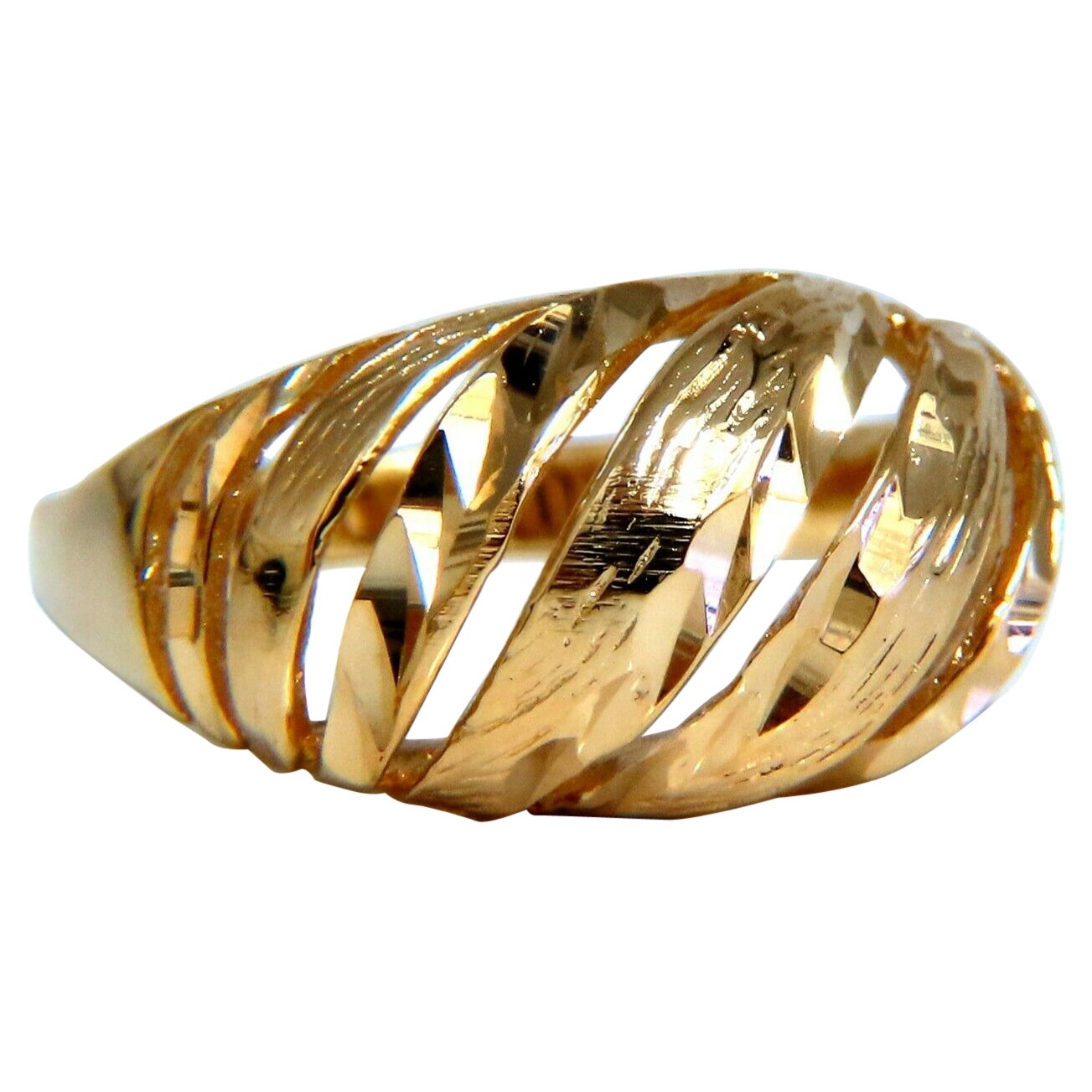 Kuppelring mit gestaffelter 14kt-Platte im Angebot