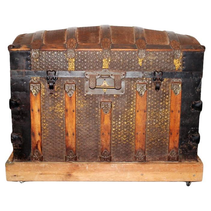 Early 20th Century Italian Poplar Wood Antique Rustic Trunk For Sale at  1stDibs