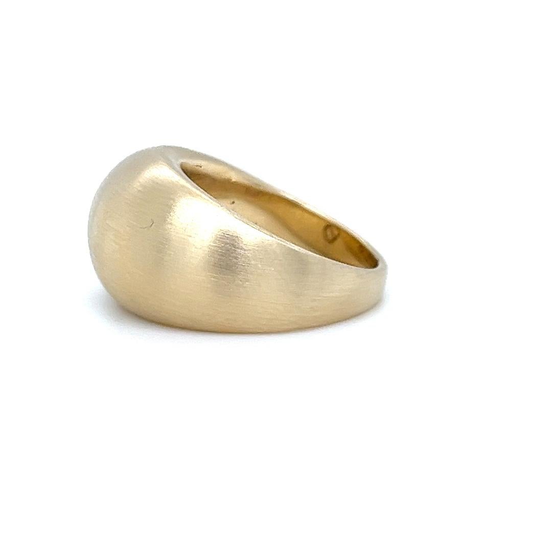 Donna Anello a cupola in oro giallo con design affusolato in vendita