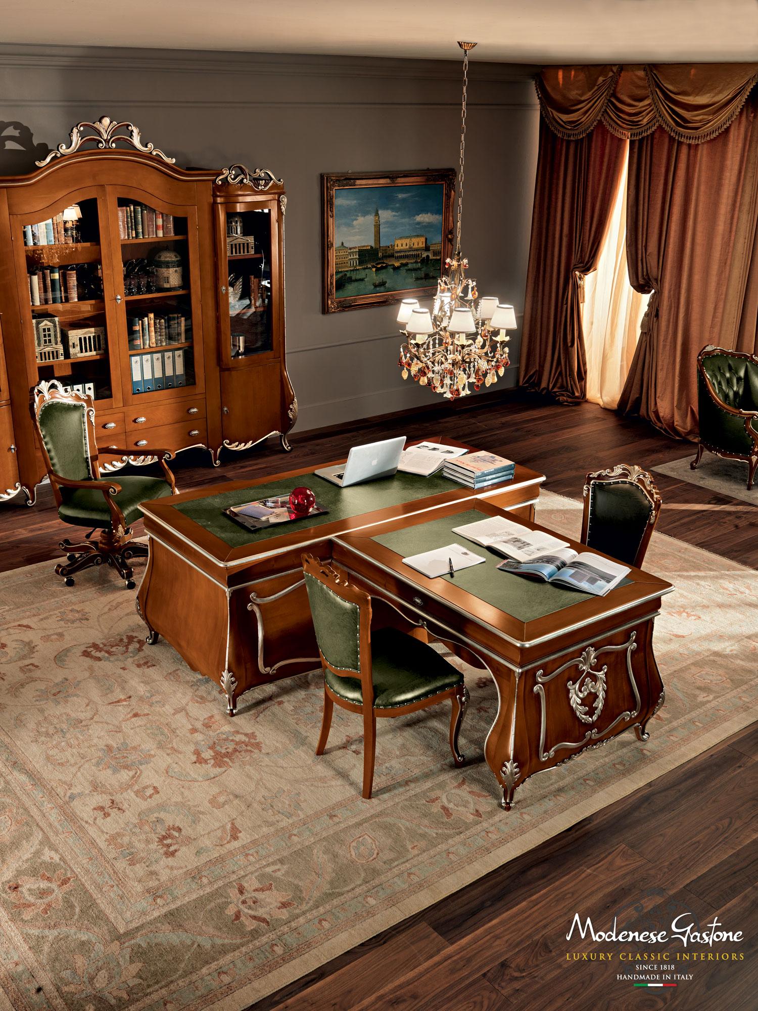 Domed Barock-Büroschreibtisch mit Blattsilberdetails und Lederplatte von Modenese (Appliqué) im Angebot