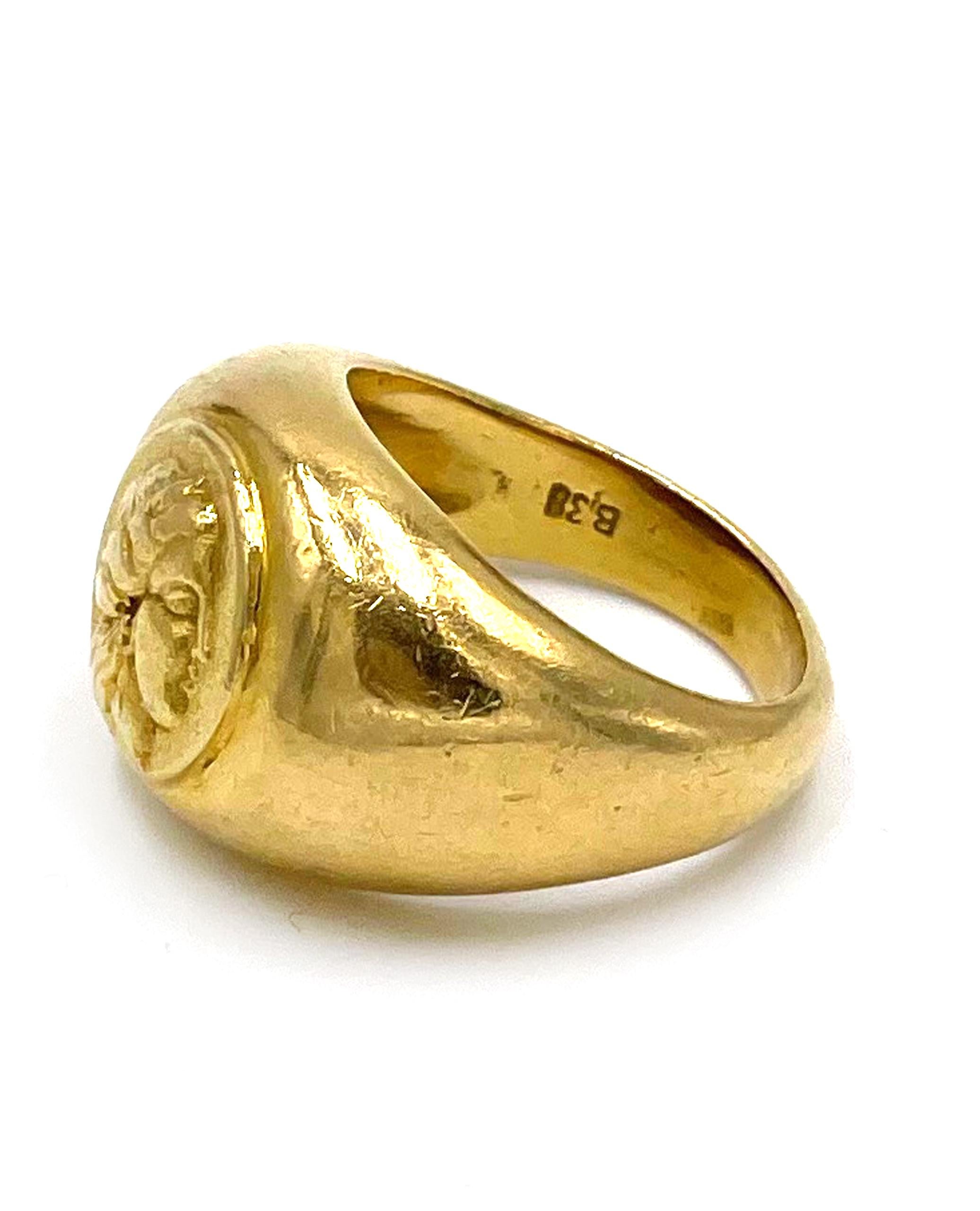 Domed Signet Style Ring, 18 Karat Gelbgold im Zustand „Relativ gut“ im Angebot in Old Tappan, NJ