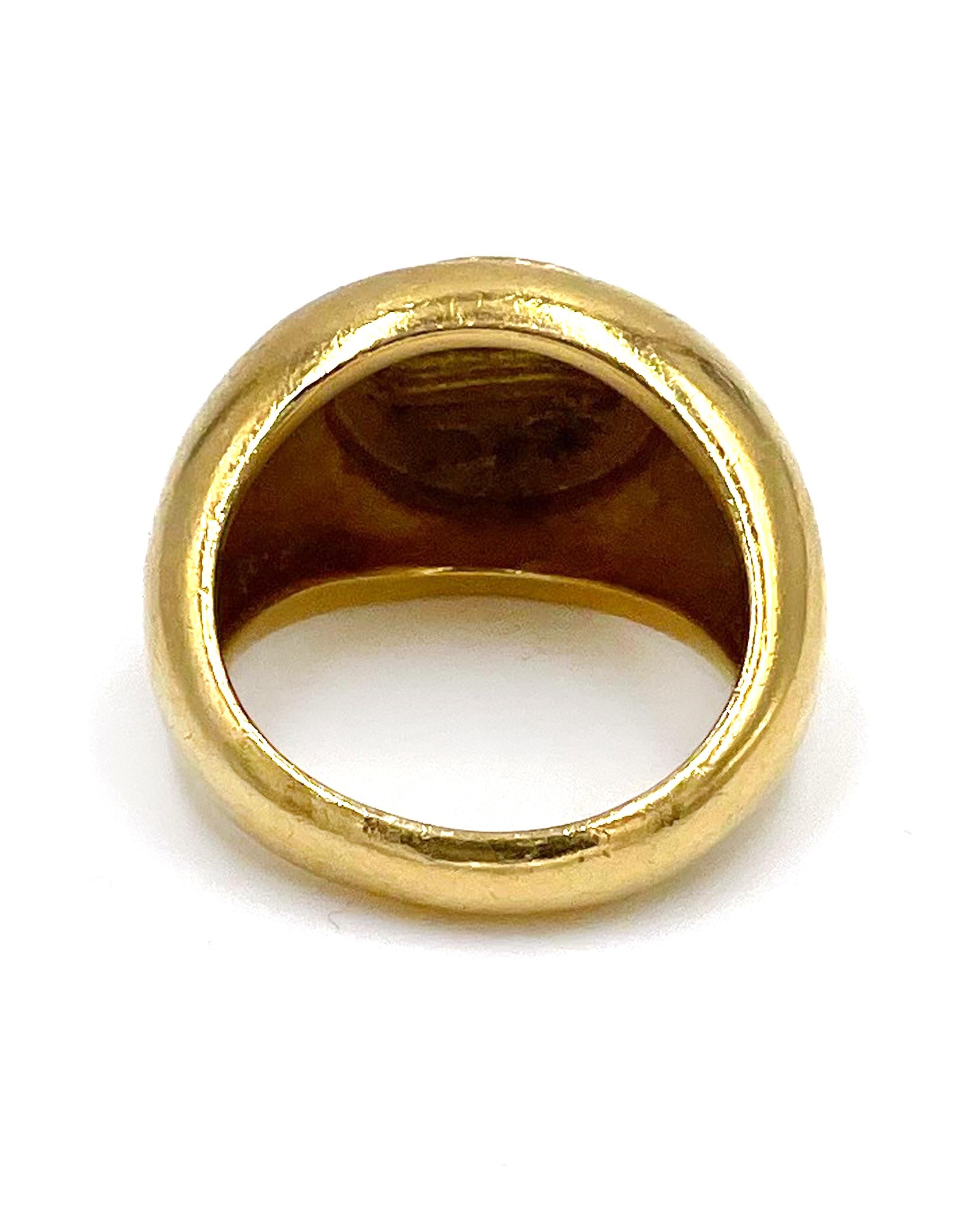 Domed Signet Style Ring, 18 Karat Gelbgold für Damen oder Herren im Angebot