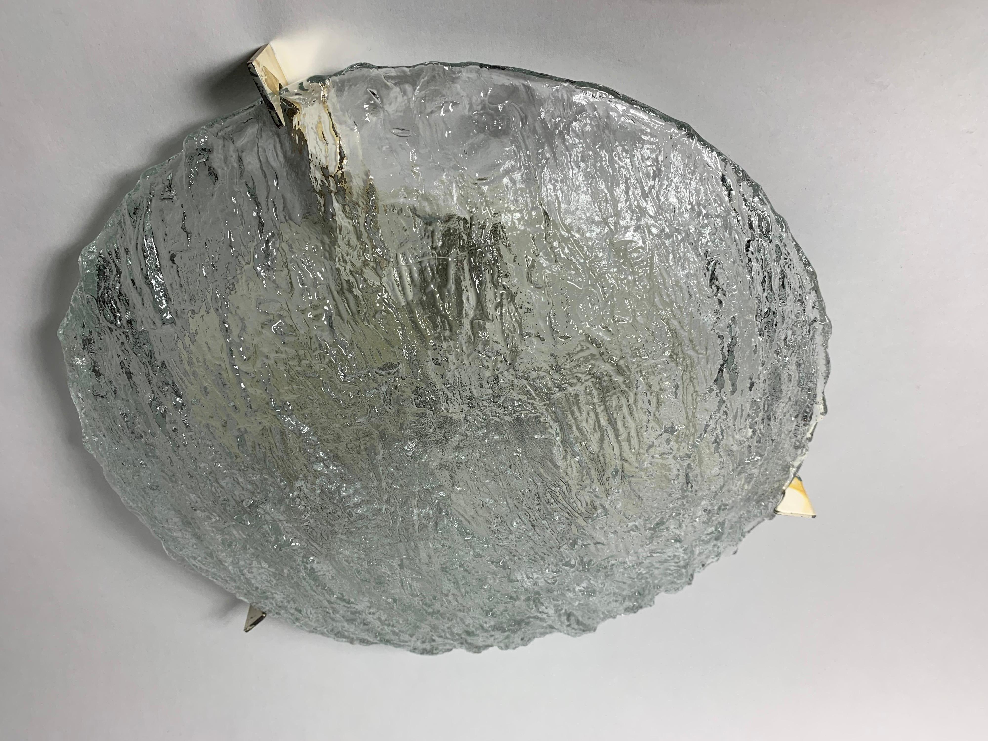 Empotrable de cristal Kaiser abovedado con remates cromados 1960 Alemania Vaciado en venta