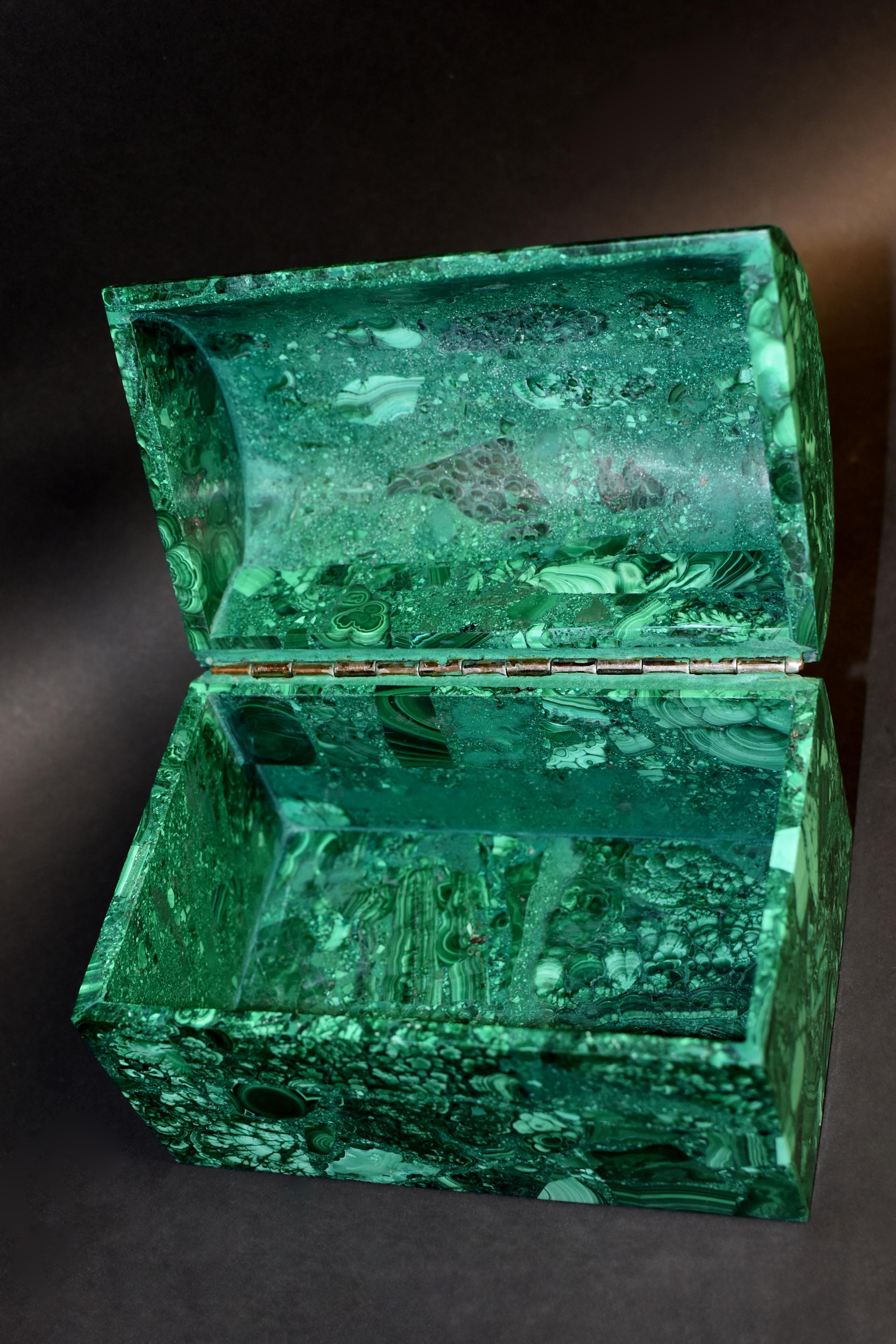 Énorme boîte de malachite en forme de dôme 5 Lb Boîte à bijoux en vente 4