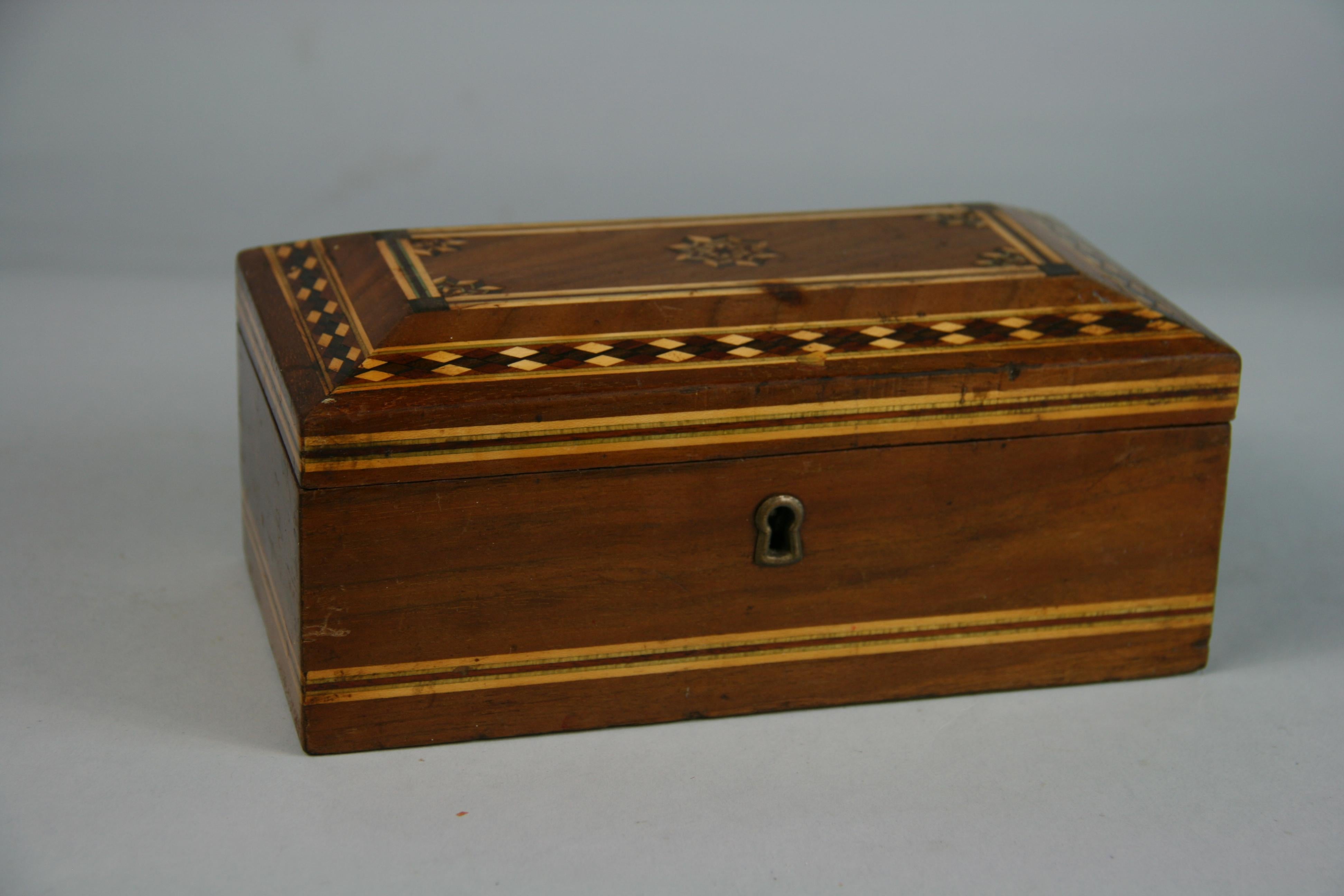 Domed Top Inlaid Wood Box with Metal Liner In Good Condition For Sale In Douglas Manor, NY