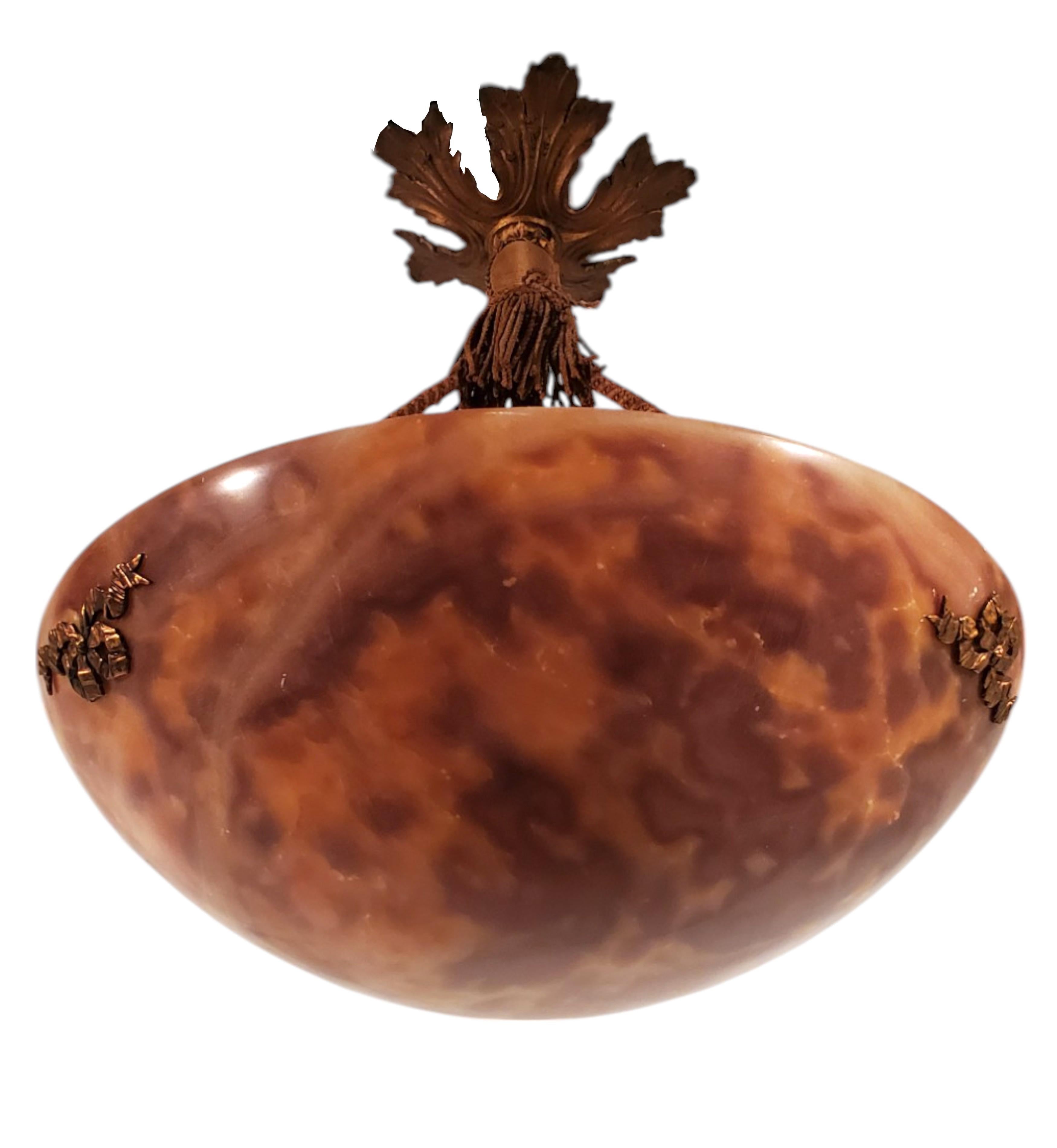 Français Domed tortoise shell alabaster suspending fixture / coupe / plafonnier en vente