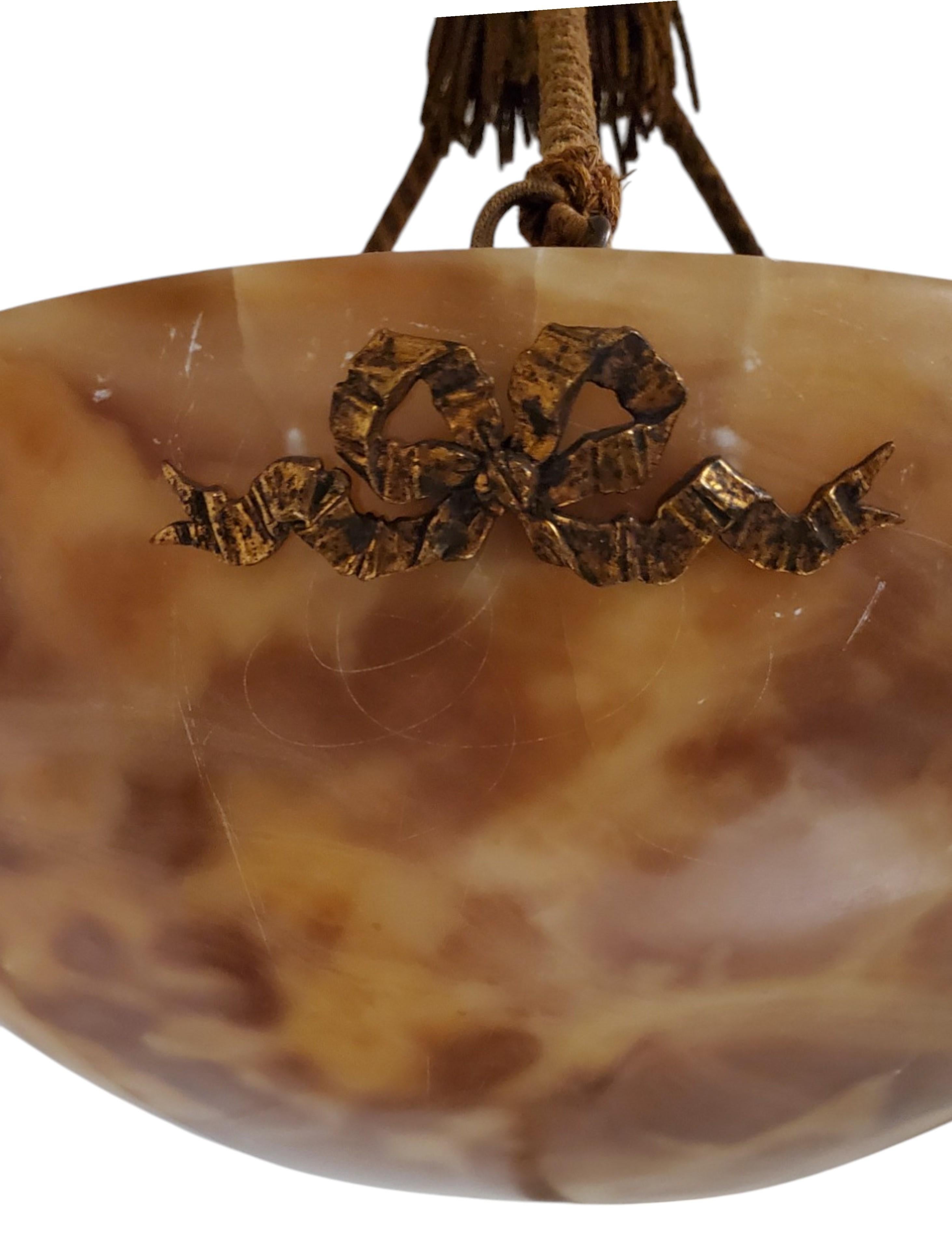 20ième siècle Domed tortoise shell alabaster suspending fixture / coupe / plafonnier en vente