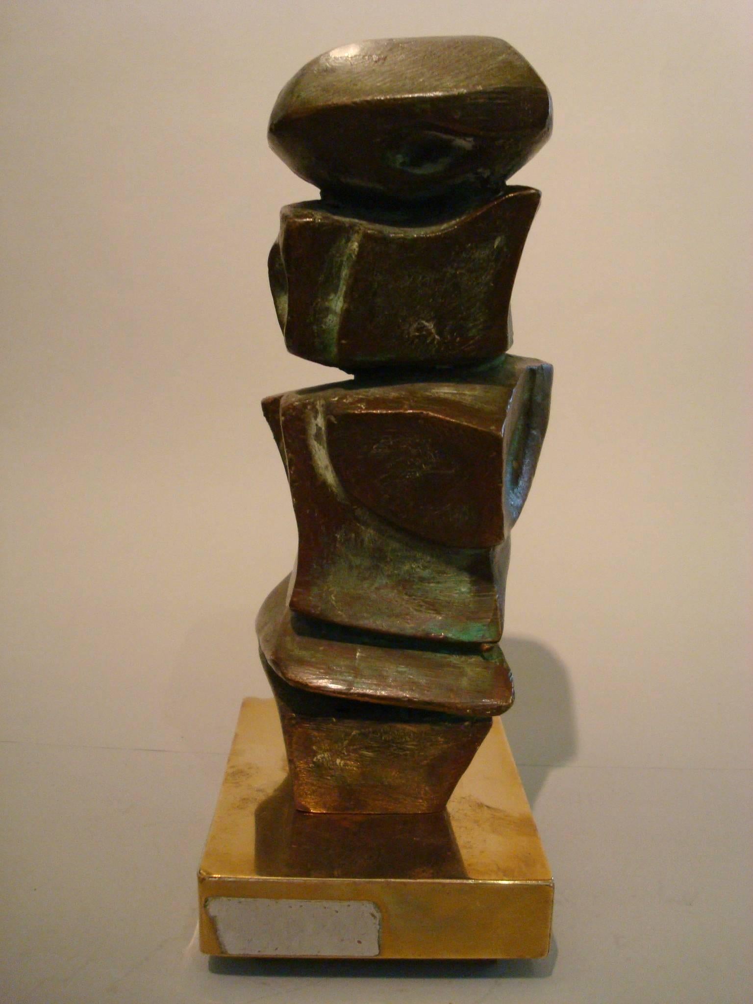 Bronze sculpture by listed artist Domenico Calabrone (1928-2000). Modern Abstract. Signed Calabrone 038.
He was born in Italy and then moved to Brazil. His works are in collections worldwide.
This sculpture is from 1960s.
It still has an original