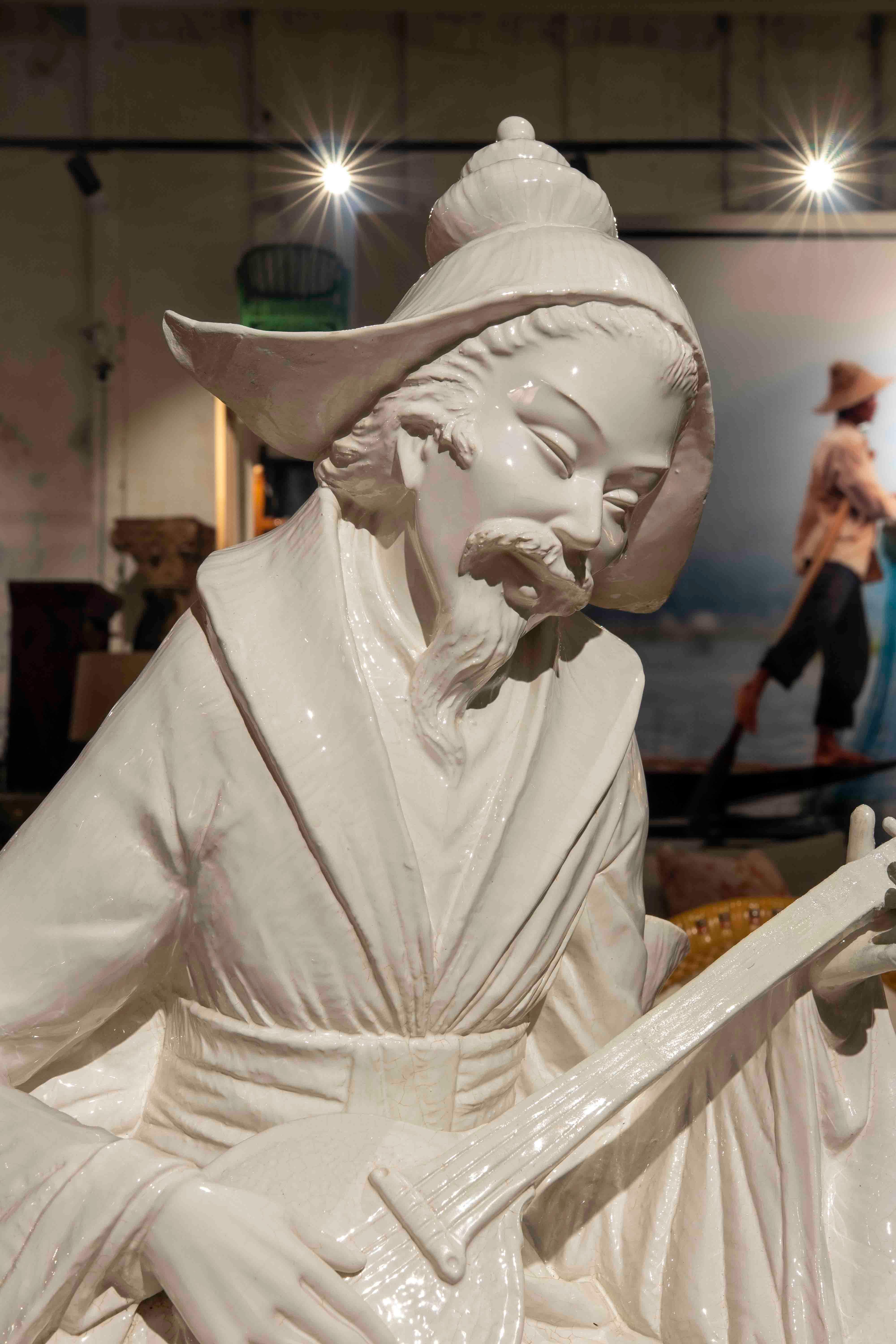 Domenico Poloniato`s White Glazed Ceramic Figure of an Oriental Character In Good Condition For Sale In Marbella, ES