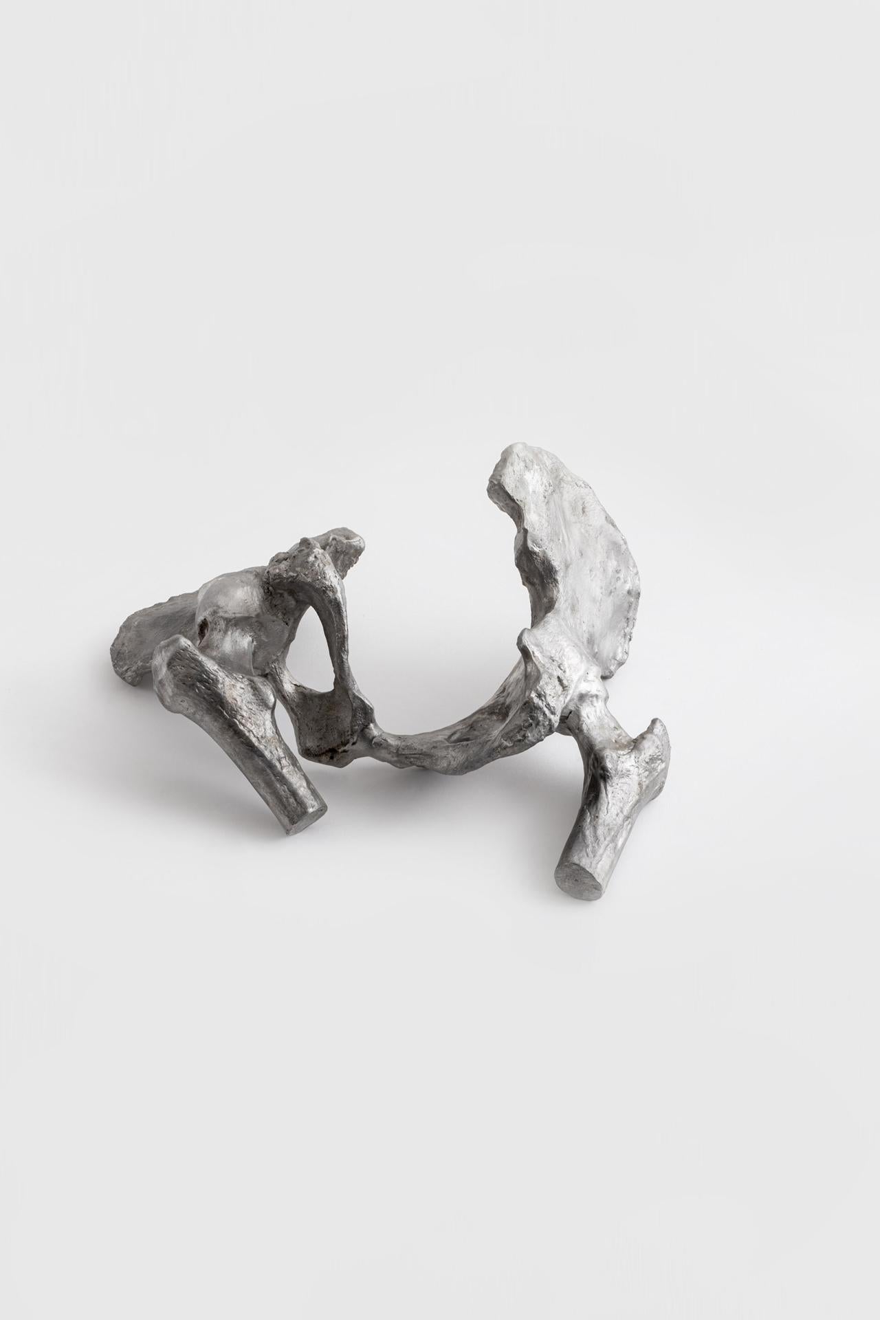 Moderne Accident domestique, sculpture anatomique contemporaine 100% aluminium recyclé en vente