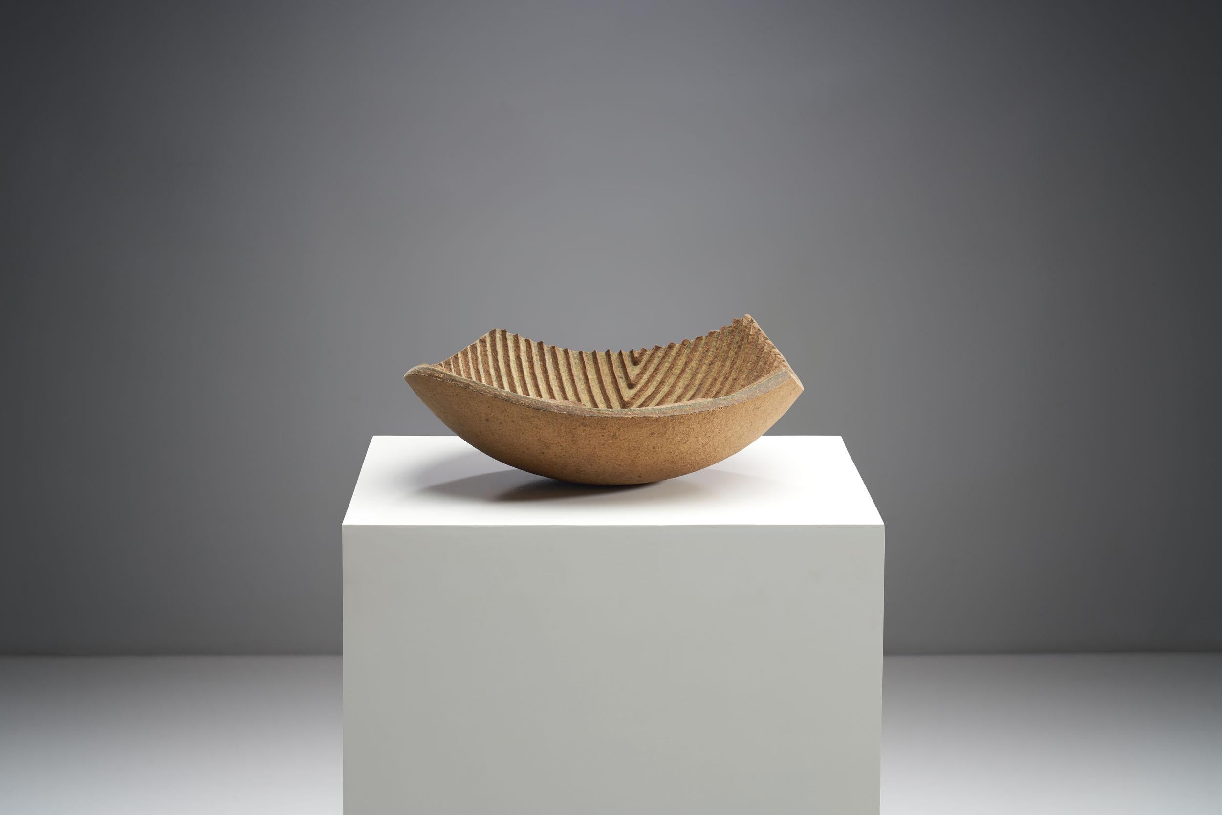 Postmoderne Domingos Tótora Contemporary Angular Bowl, Brésil 2017