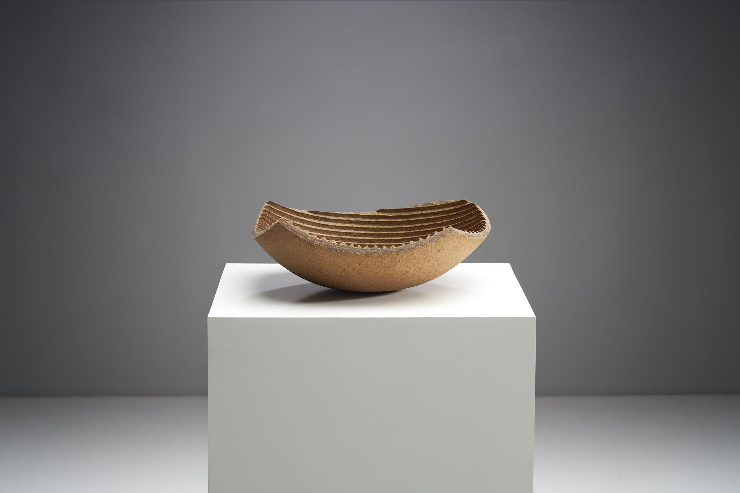 Brésilien Domingos Tótora Contemporary Angular Bowl, Brésil 2017